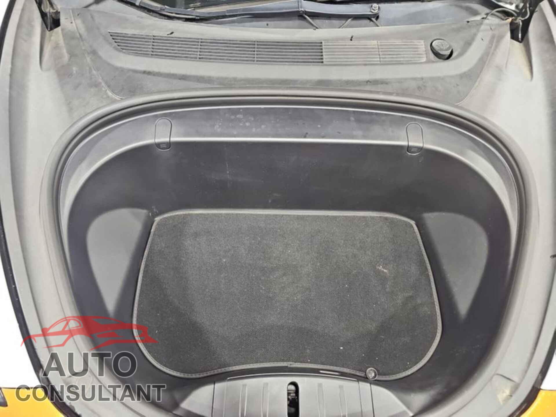 TESLA MODEL 3 2019 - 5YJ3E1EB2KF197191