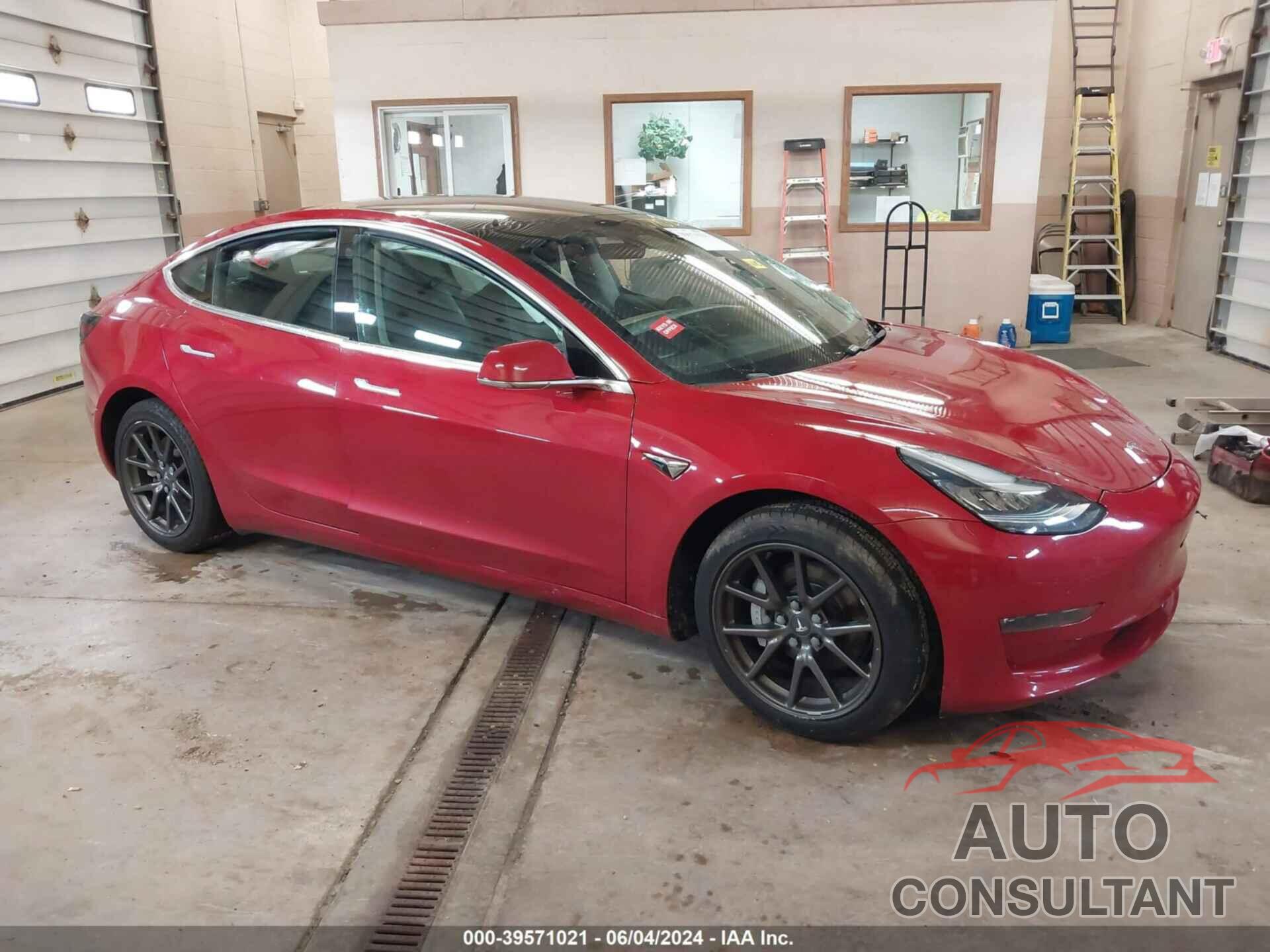 TESLA MODEL 3 2018 - 5YJ3E1EB5JF104856