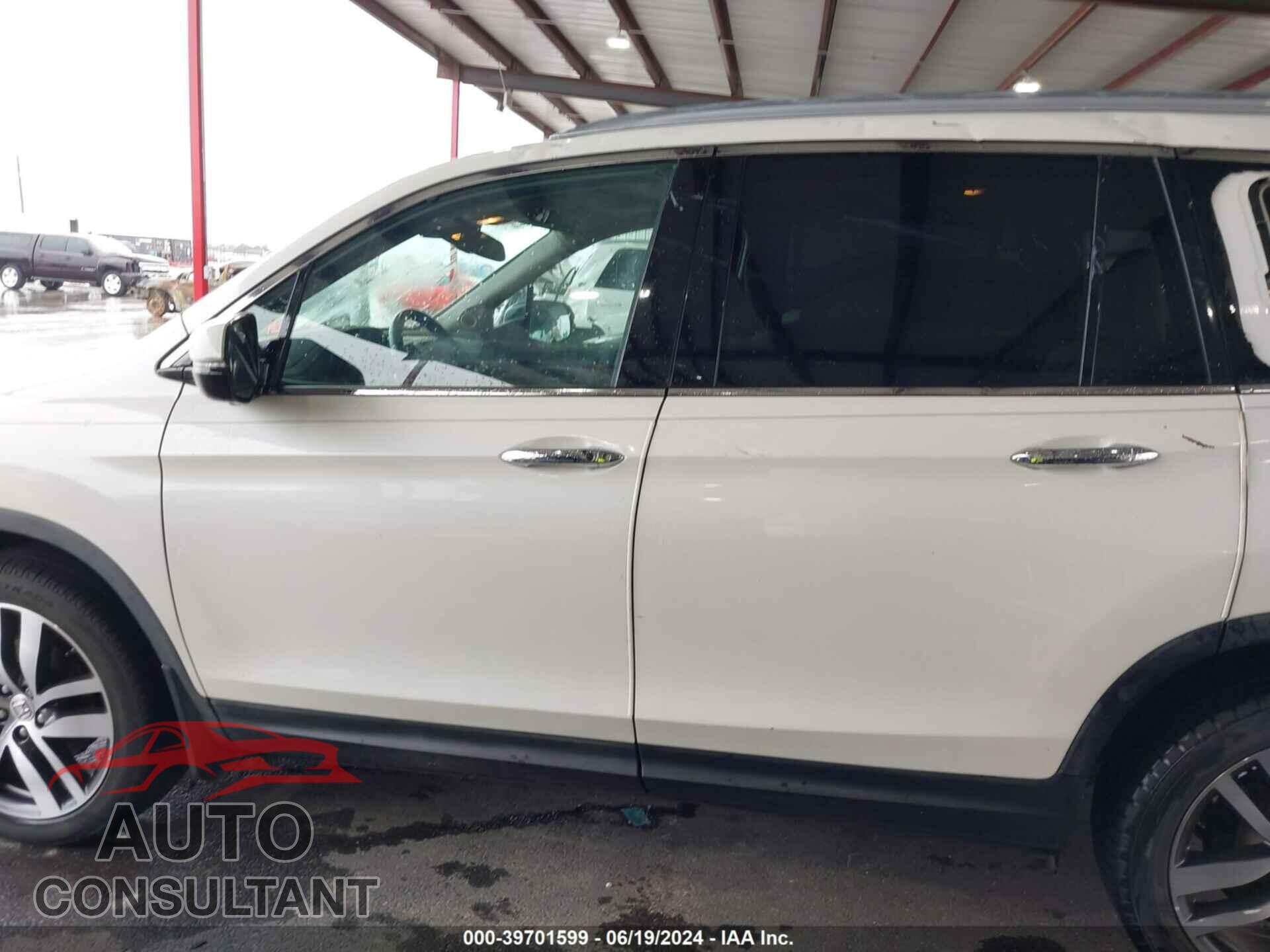 HONDA PILOT 2016 - 5FNYF5H99GB016114