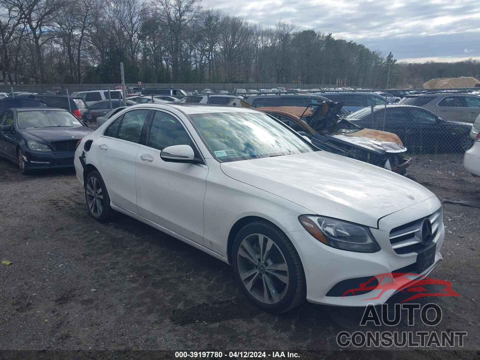 MERCEDES-BENZ C 300 2018 - 55SWF4KB7JU264820