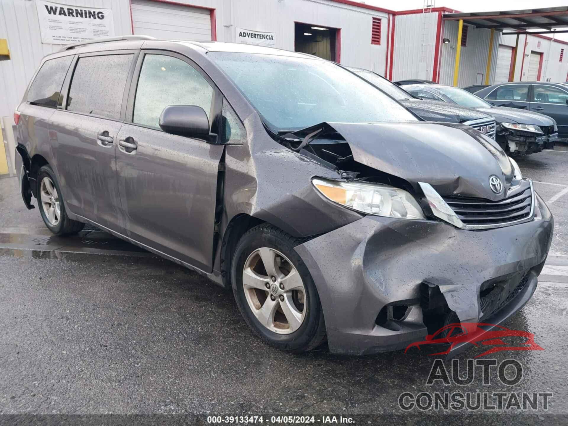 TOYOTA SIENNA 2017 - 5TDKZ3DC7HS806575