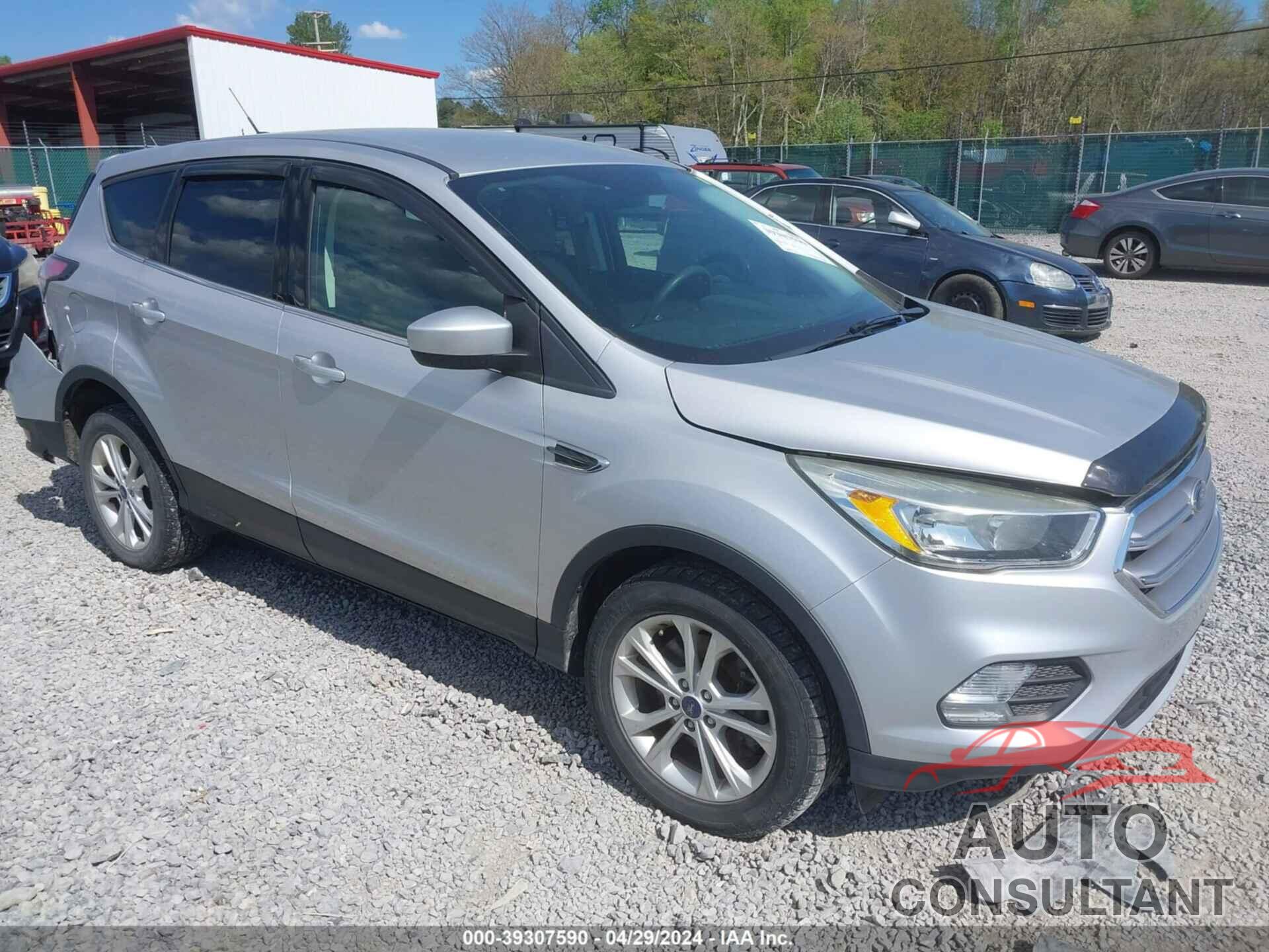 FORD ESCAPE 2017 - 1FMCU9G94HUA62902