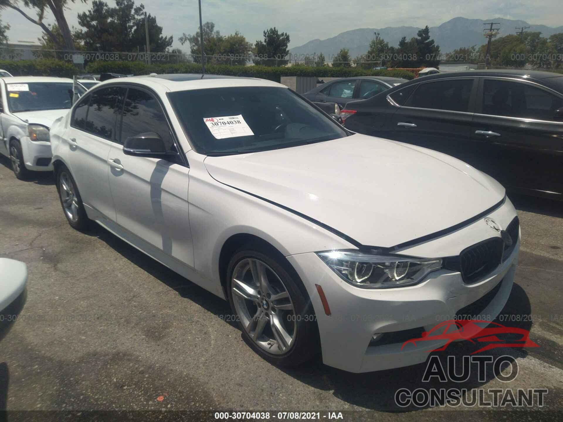 BMW 3 SERIES 2018 - WBA8B9C54JEE82369