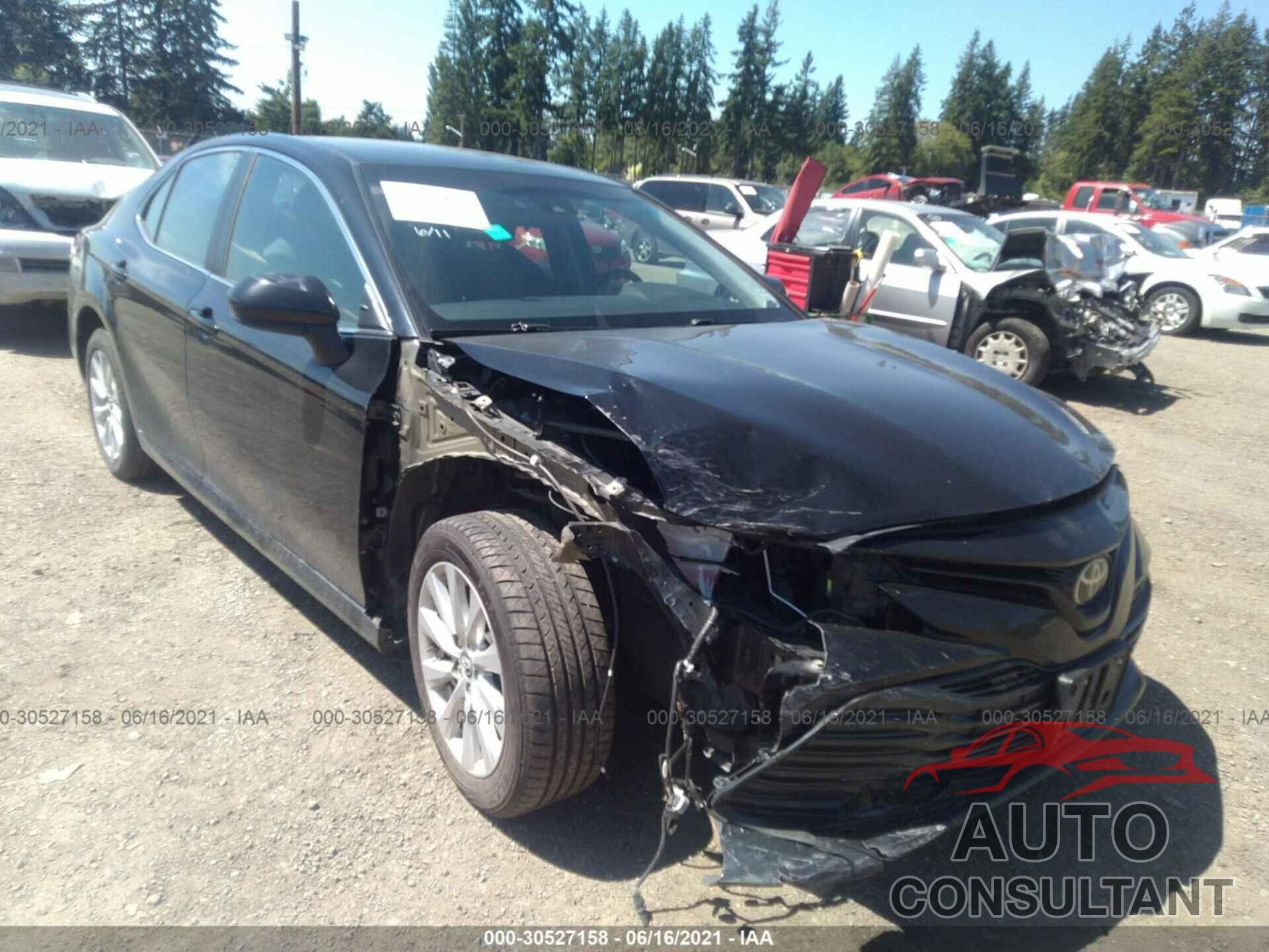TOYOTA CAMRY 2018 - 4T1B11HK0JU004850