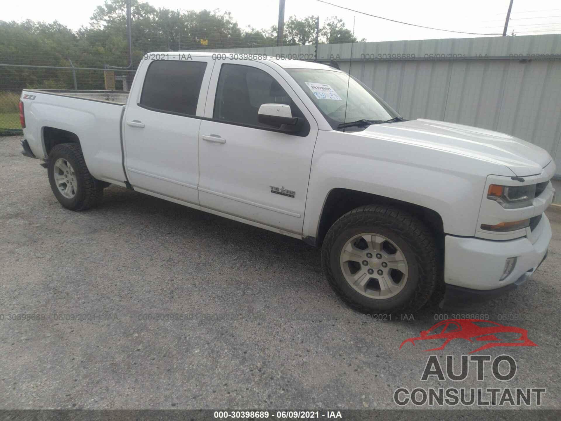 CHEVROLET SILVERADO 1500 2018 - 1GCUKREC3JF132929