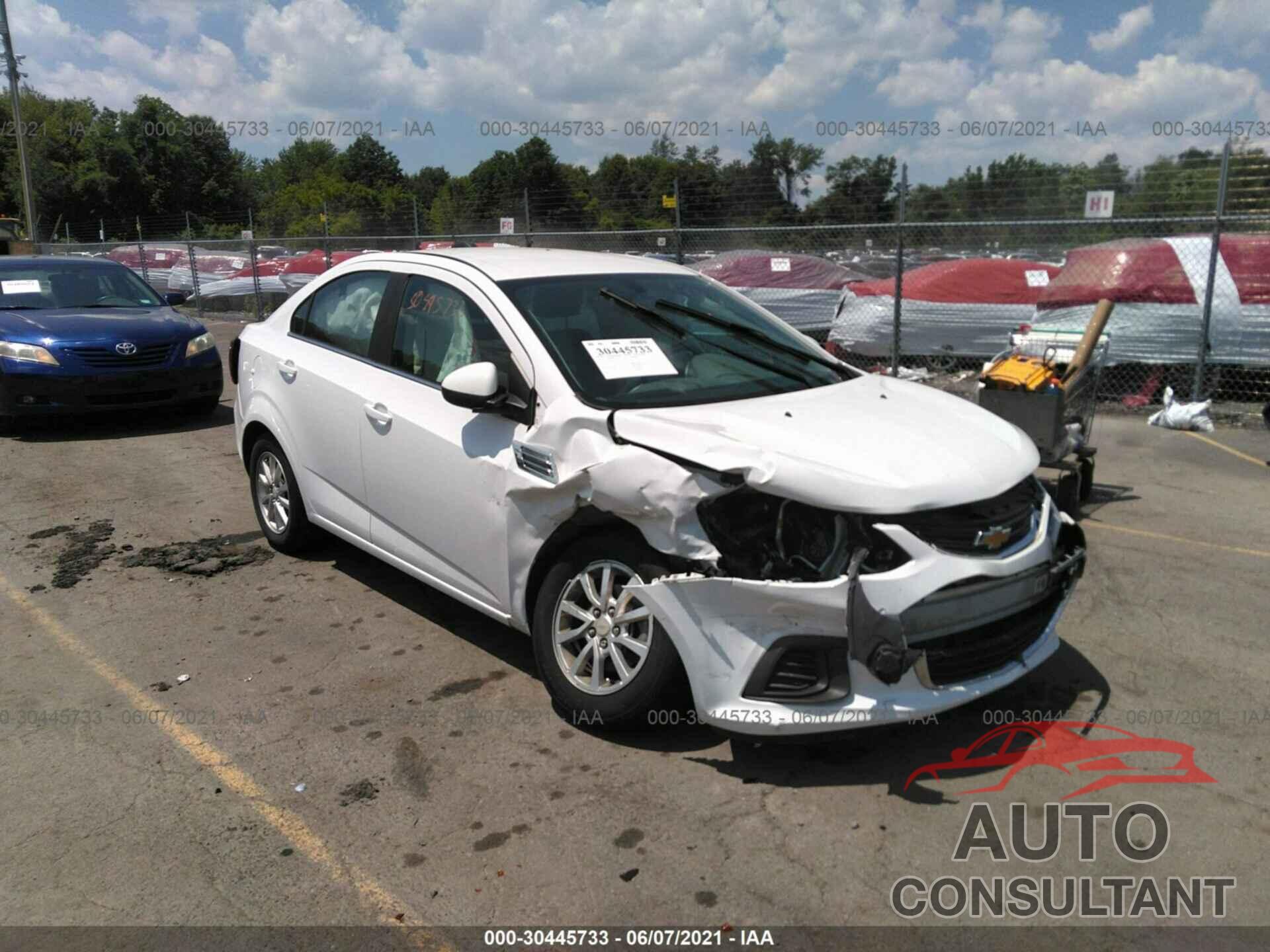 CHEVROLET SONIC 2018 - 1G1JD5SG0J4100439