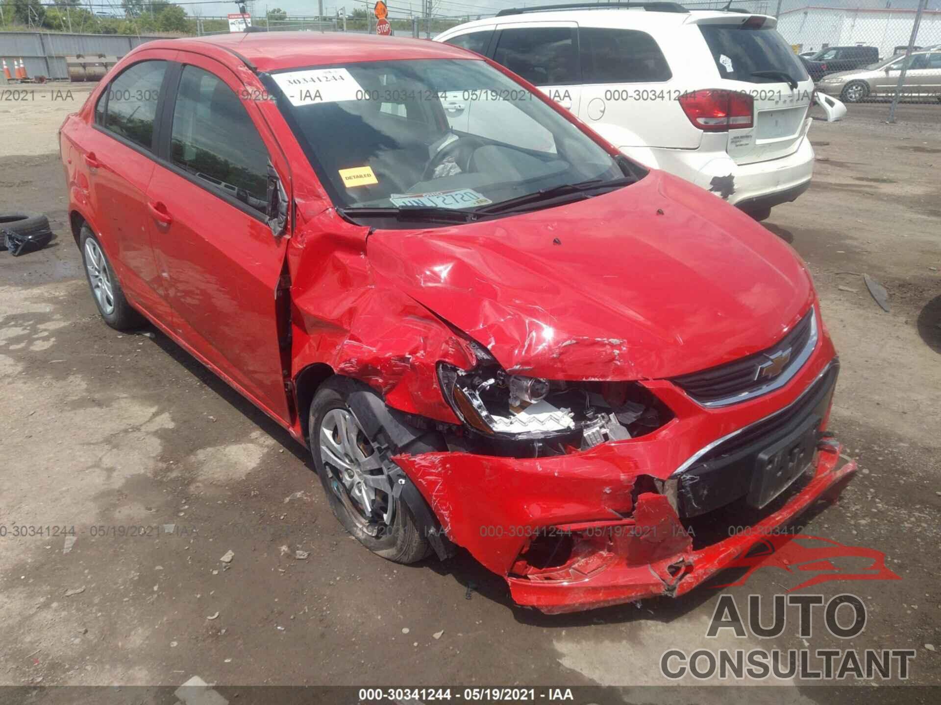 CHEVROLET SONIC 2018 - 1G1JB5SH1J4135487