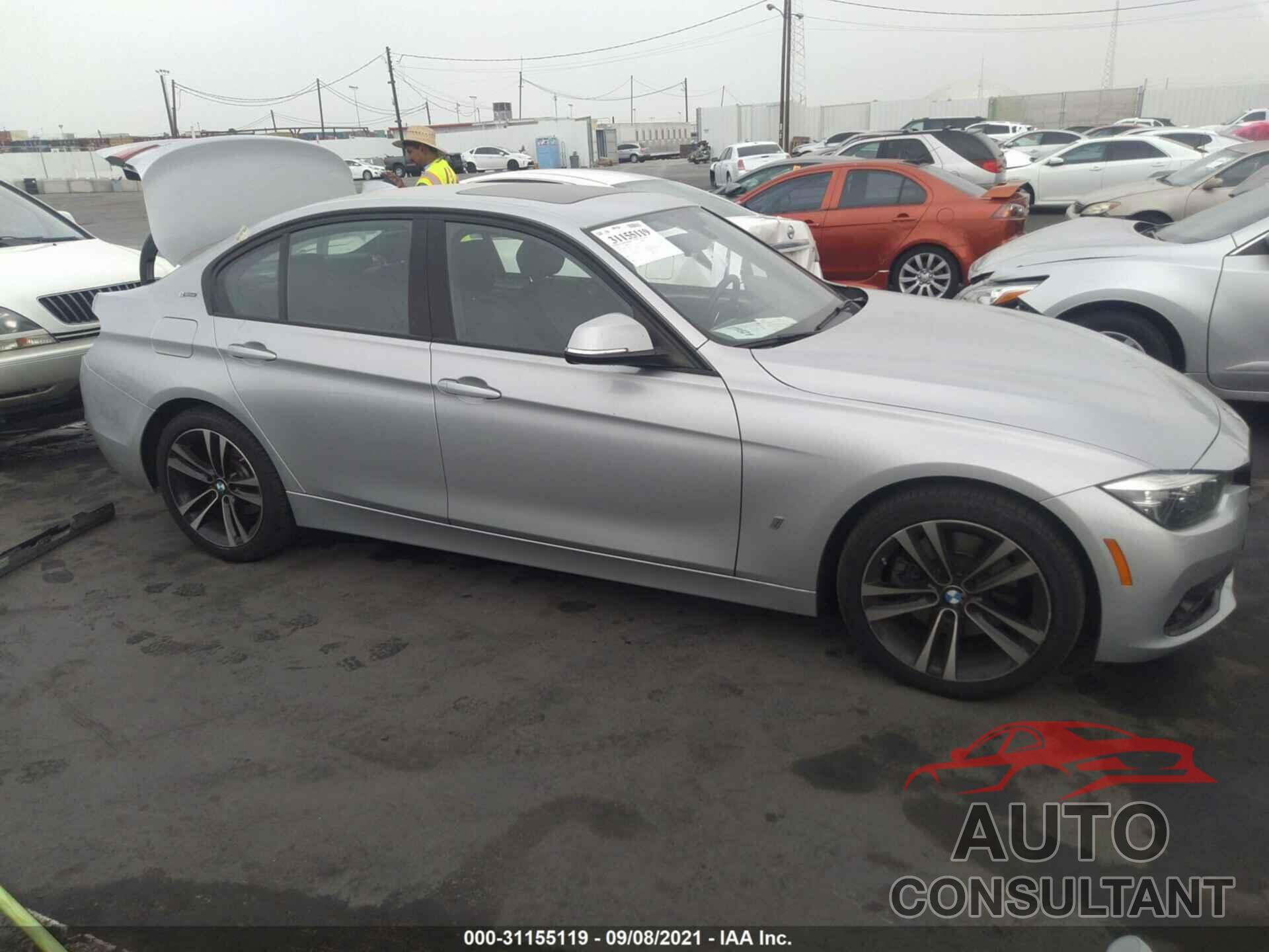 BMW 3 SERIES 2018 - WBA8E1C55JA171353