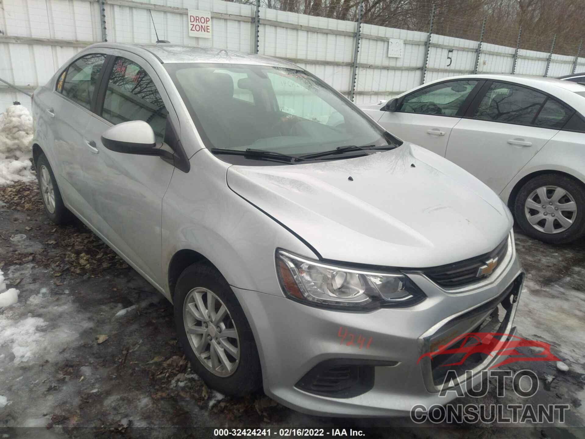 CHEVROLET SONIC 2017 - 1G1JD5SH1H4166291