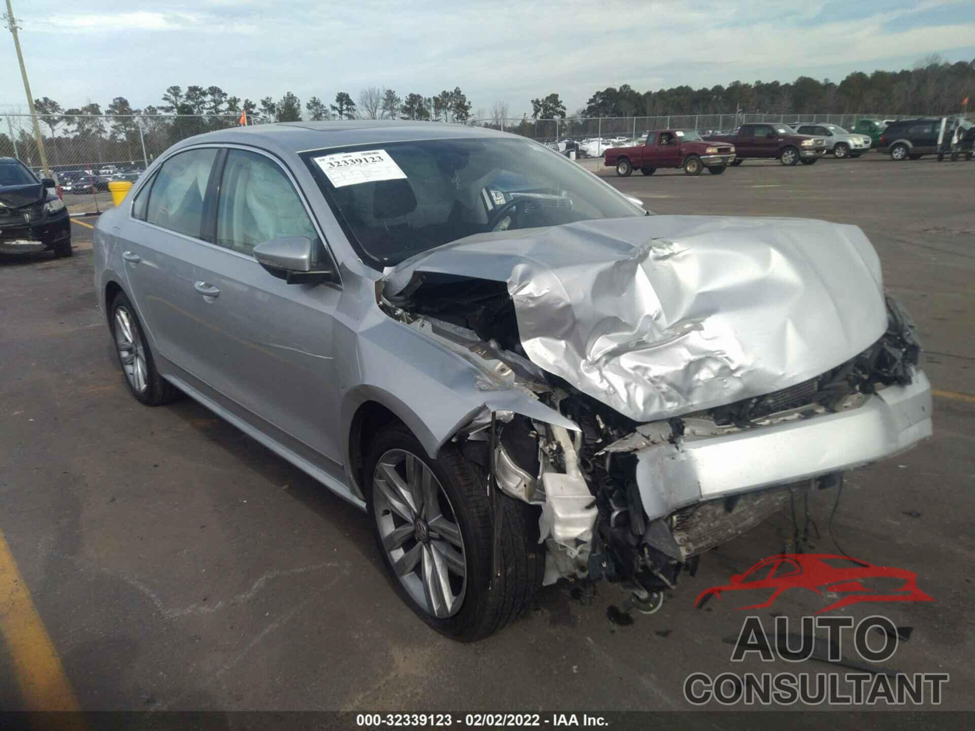 VOLKSWAGEN PASSAT 2017 - 1VWGT7A32HC000872