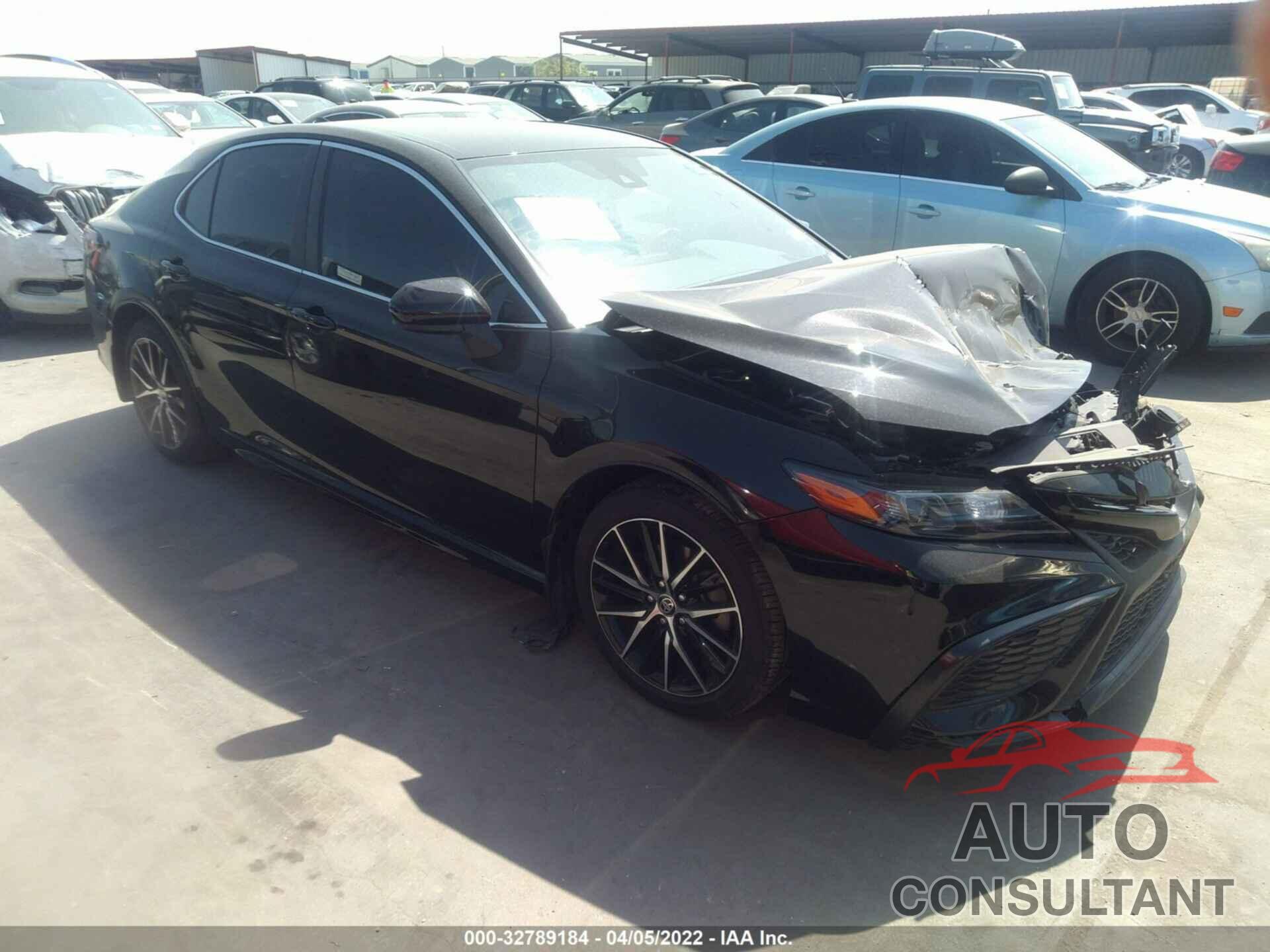 TOYOTA CAMRY 2021 - 4T1G11AK0MU421289
