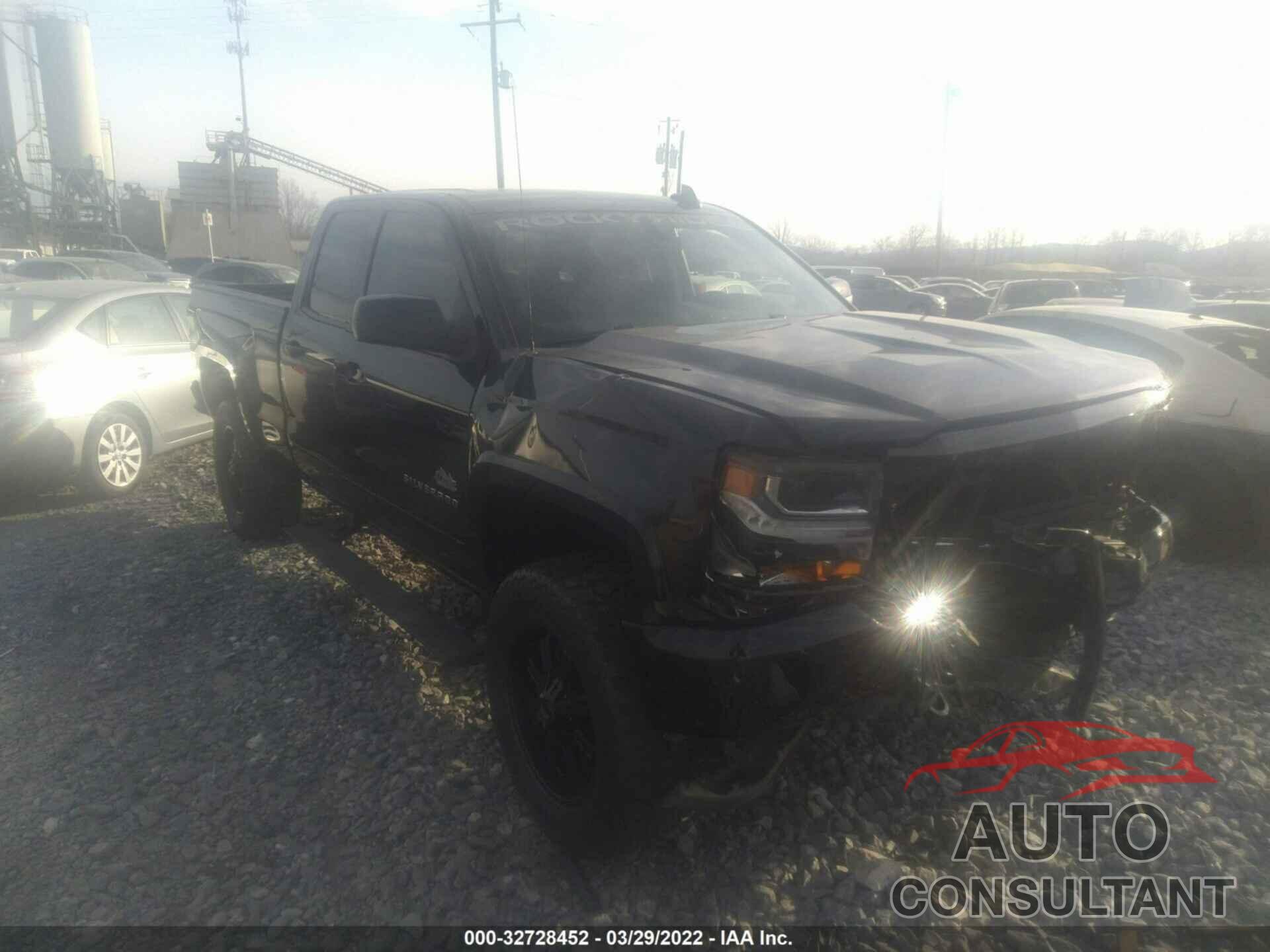 CHEVROLET SILVERADO 1500 2017 - 1GCVKREC9HZ211924