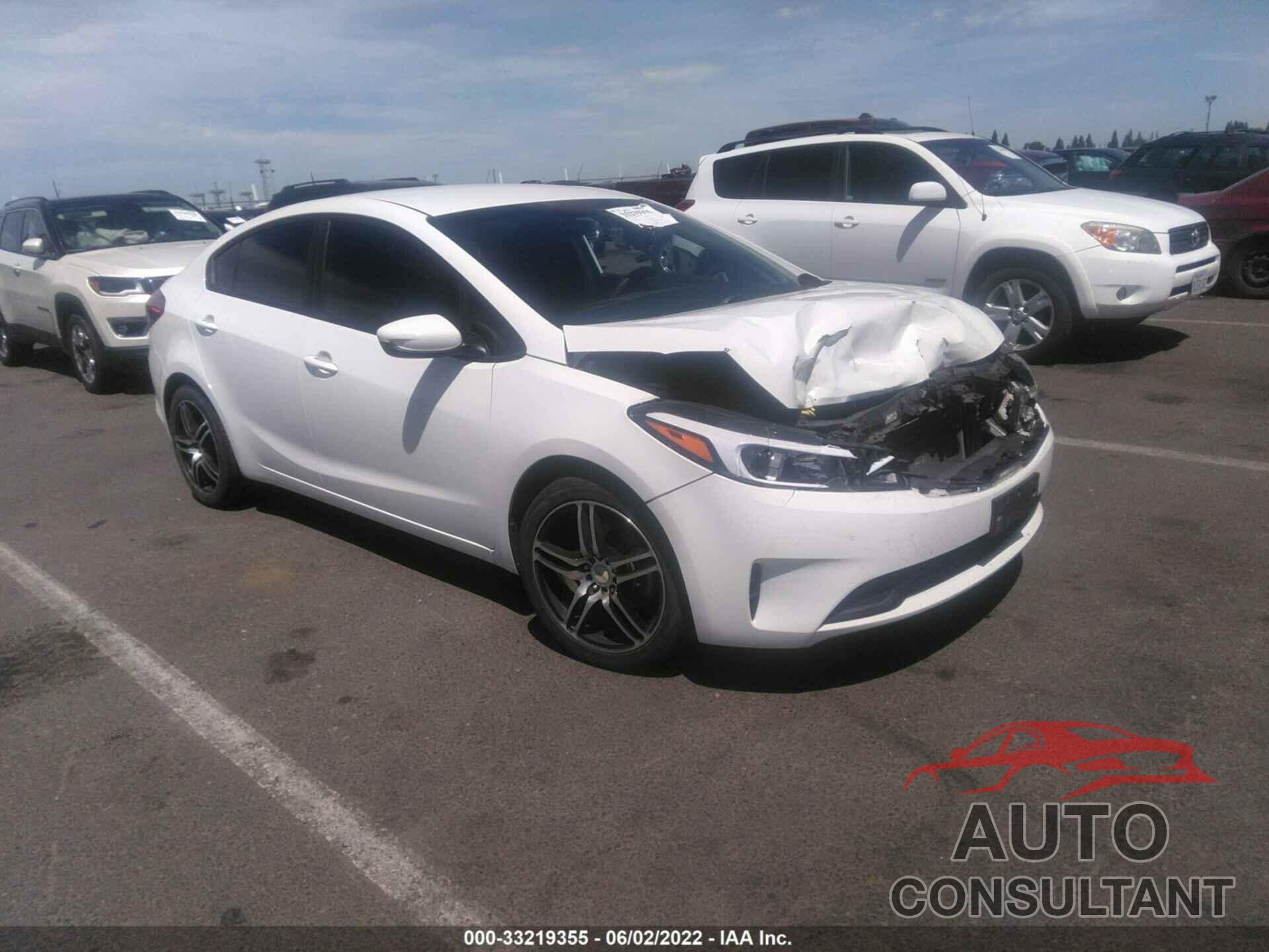 KIA FORTE 2018 - 3KPFK4A75JE211940