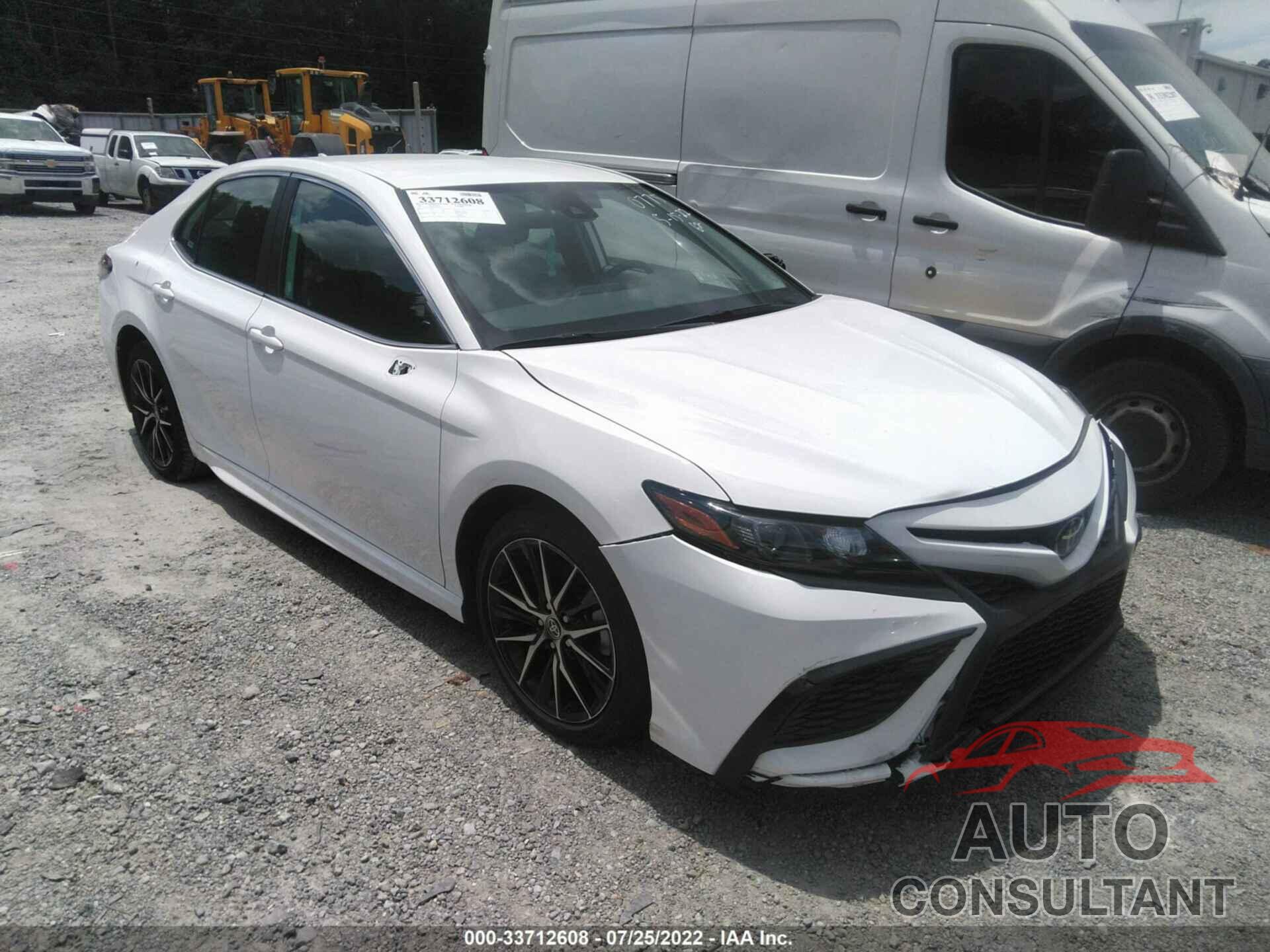 TOYOTA CAMRY 2021 - 4T1G11AKXMU430775