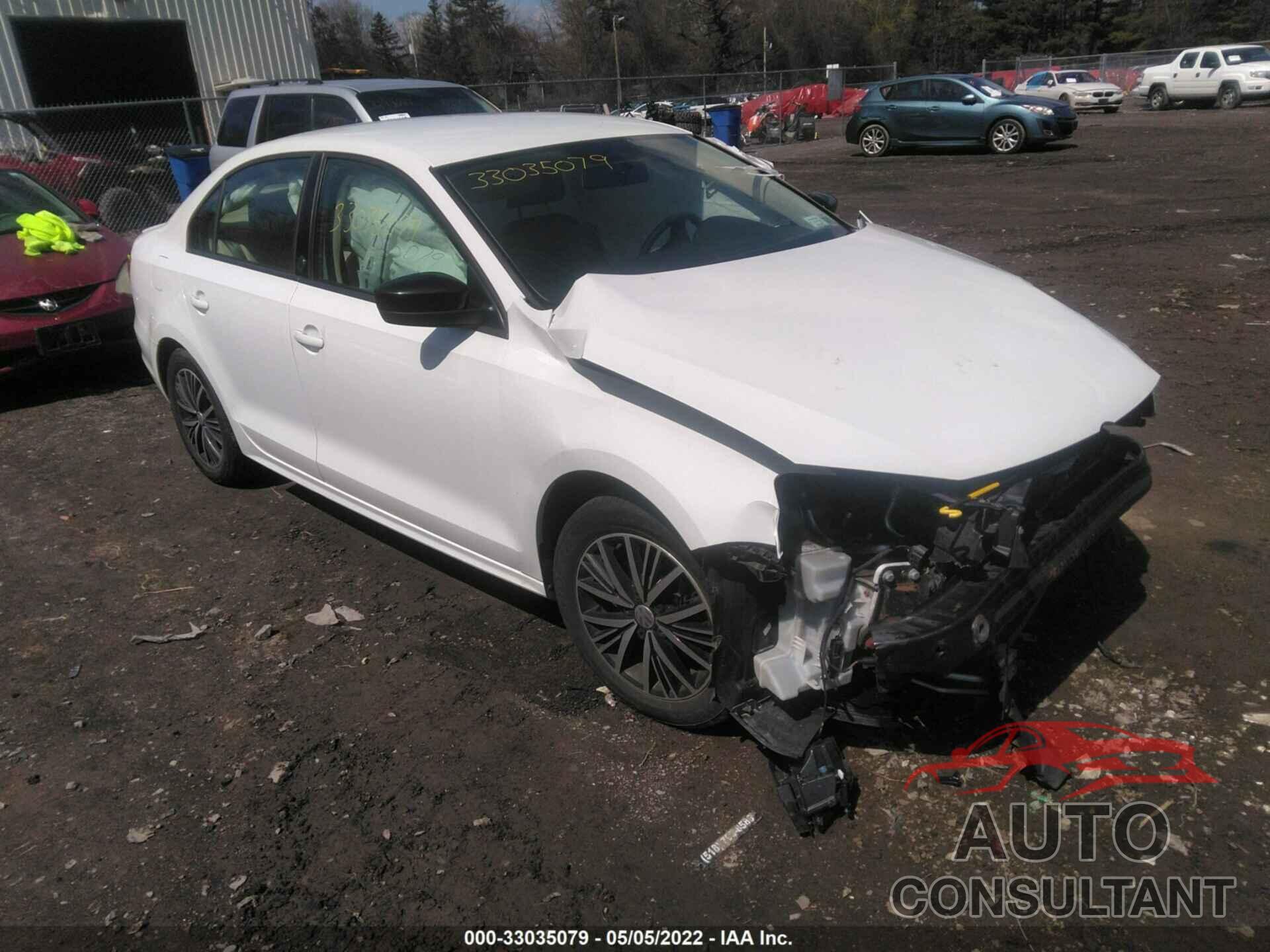 VOLKSWAGEN JETTA 2018 - 3VWDB7AJ4JM204260