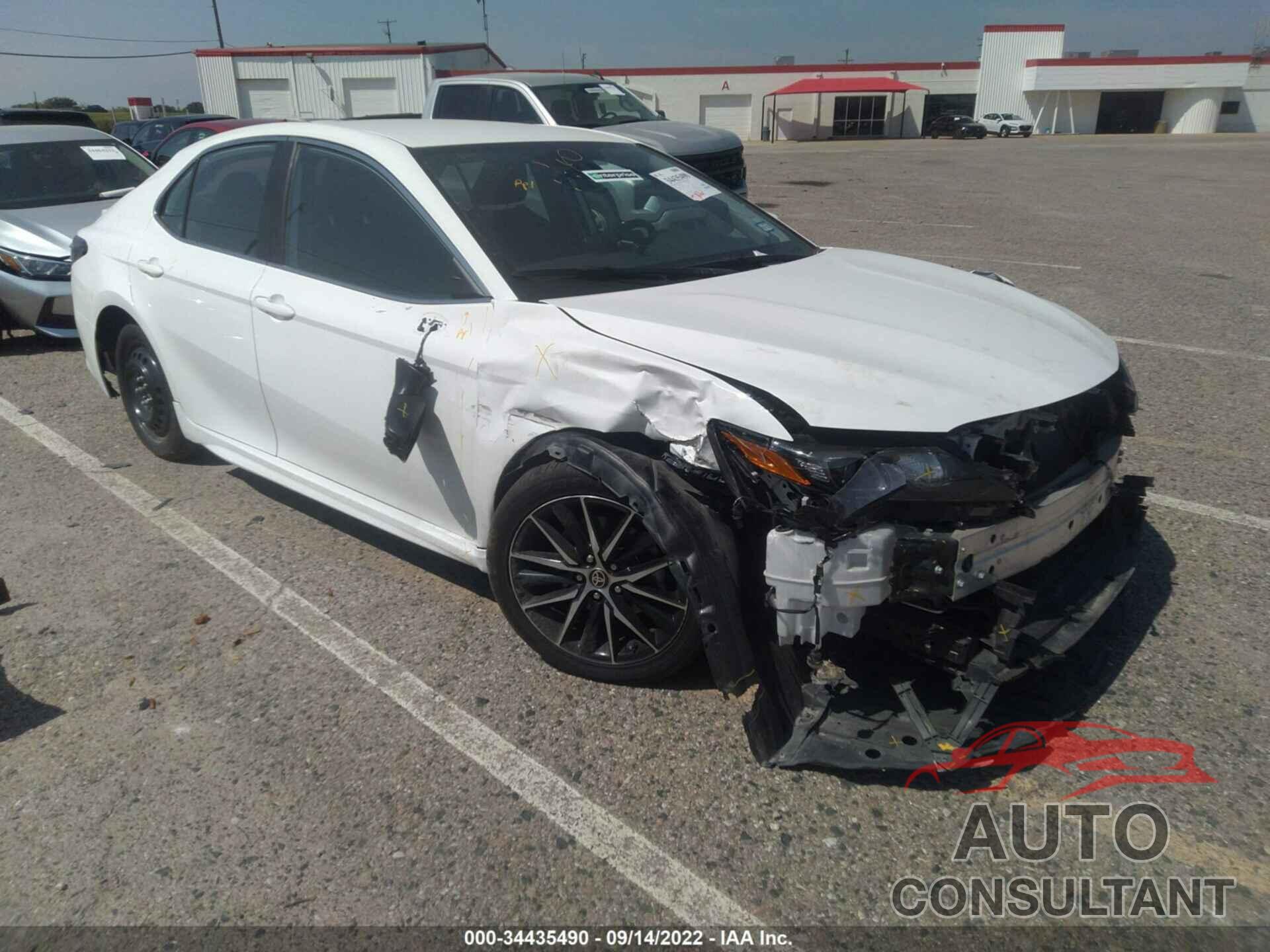 TOYOTA CAMRY 2021 - 4T1G11AK1MU412570