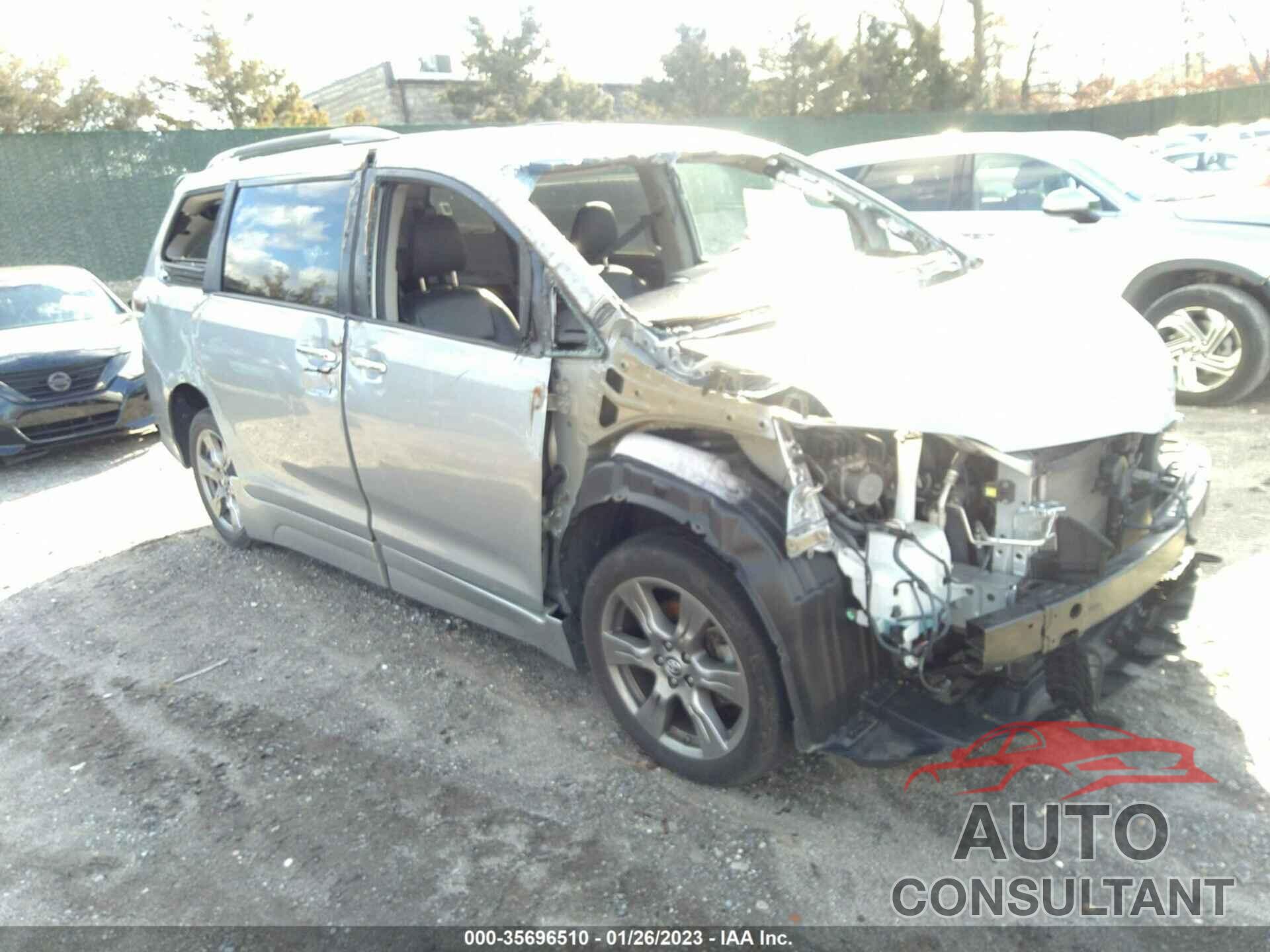 TOYOTA SIENNA 2019 - 5TDXZ3DC4KS986482