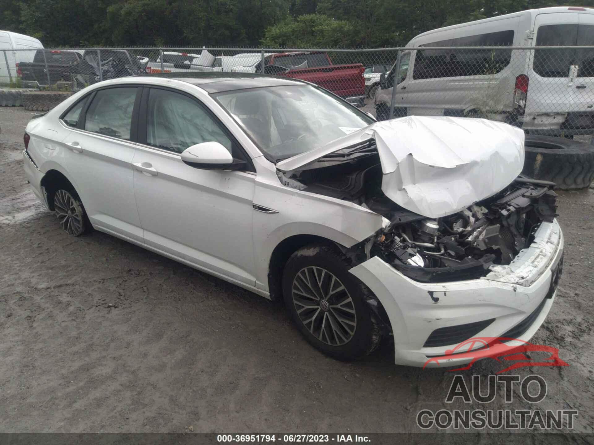 VOLKSWAGEN JETTA 2019 - 3VWE57BU1KM096962