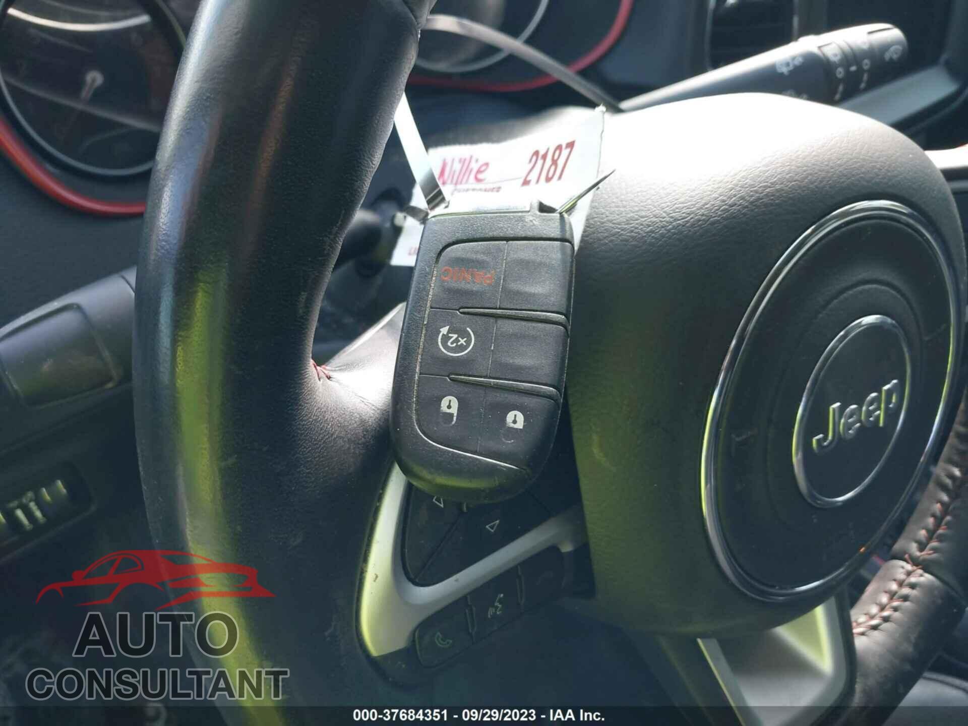 JEEP COMPASS 2018 - 3C4NJDDBXJT270332