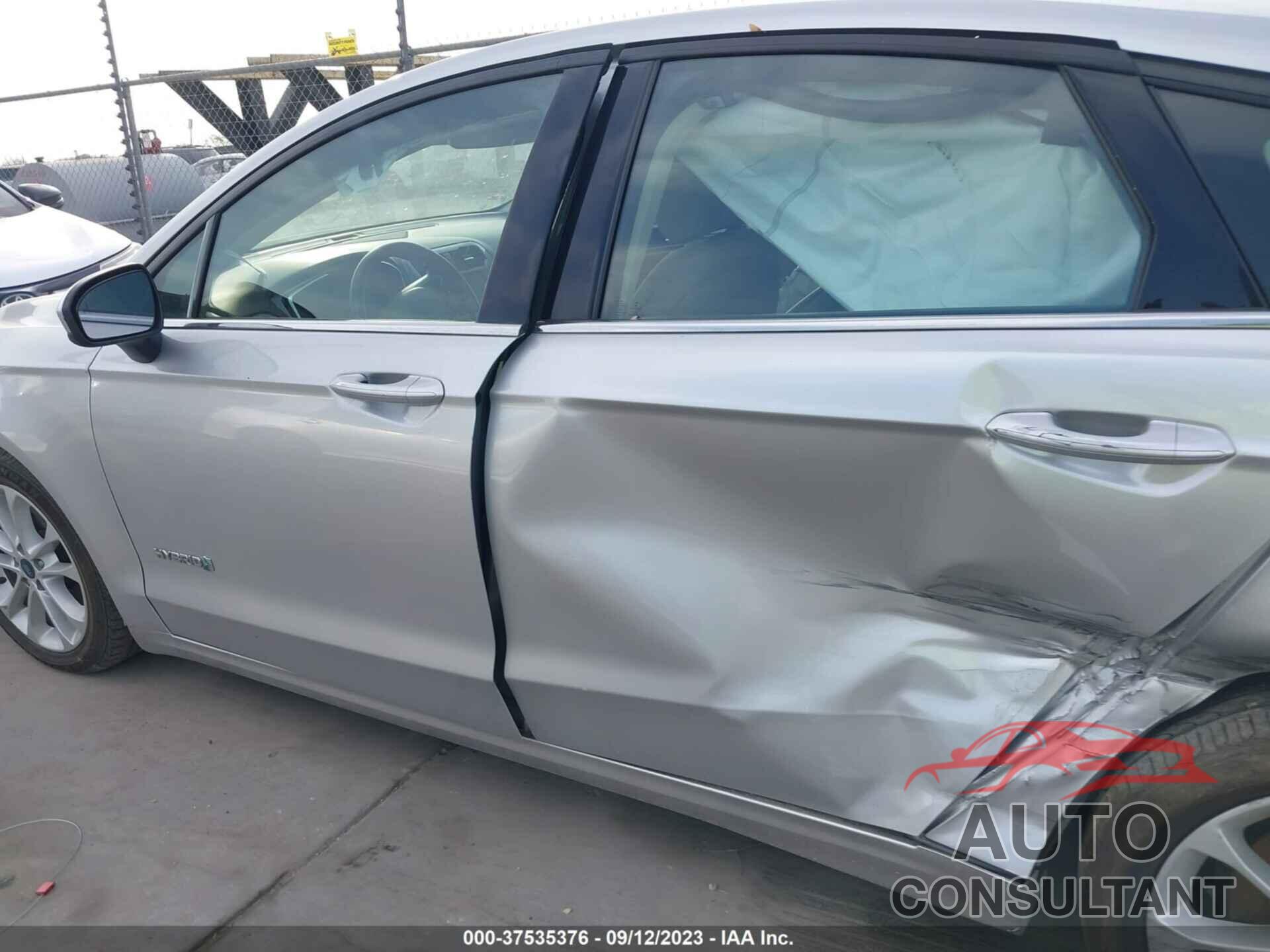 FORD FUSION HYBRID 2019 - 3FA6P0LU4KR207617