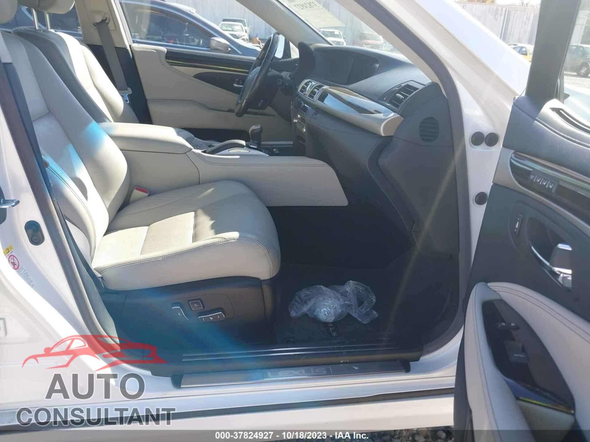 LEXUS LS 460 2017 - JTHBL5EF5H5144411