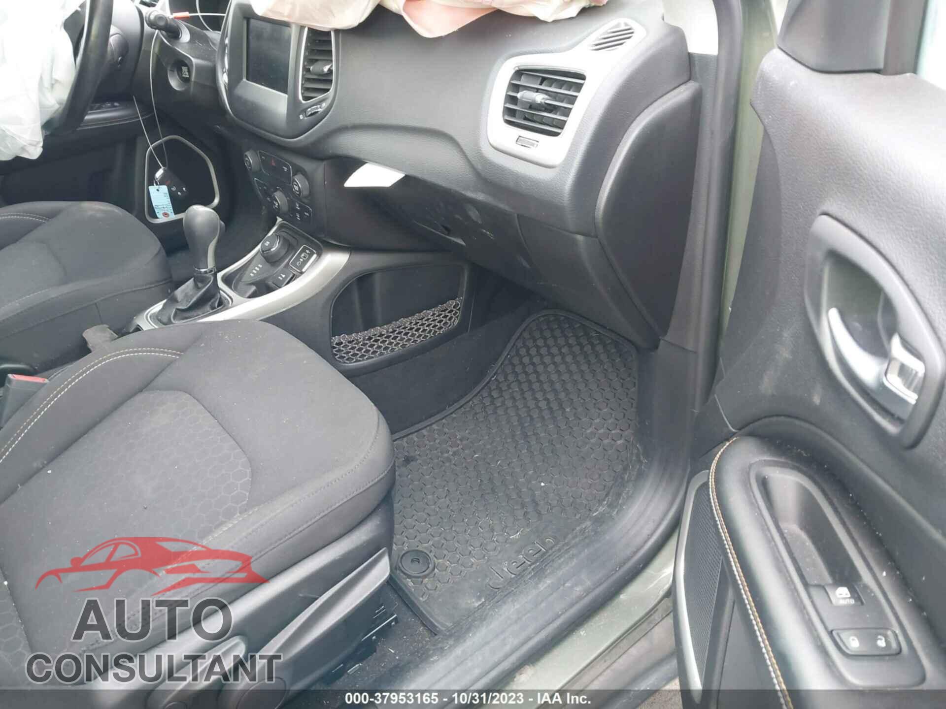JEEP COMPASS 2019 - 3C4NJDAB0KT809708