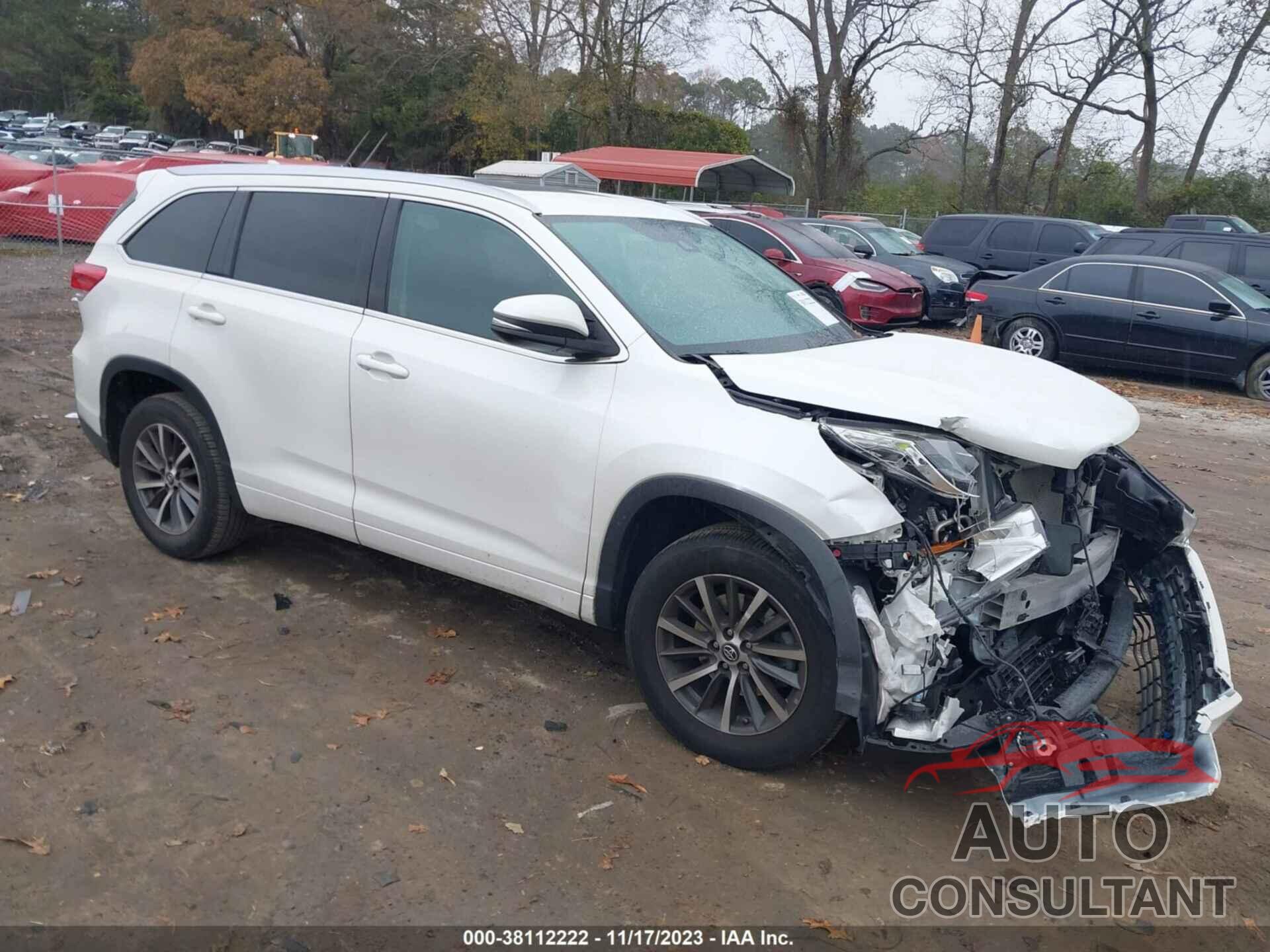 TOYOTA HIGHLANDER 2018 - 5TDKZRFH2JS277568