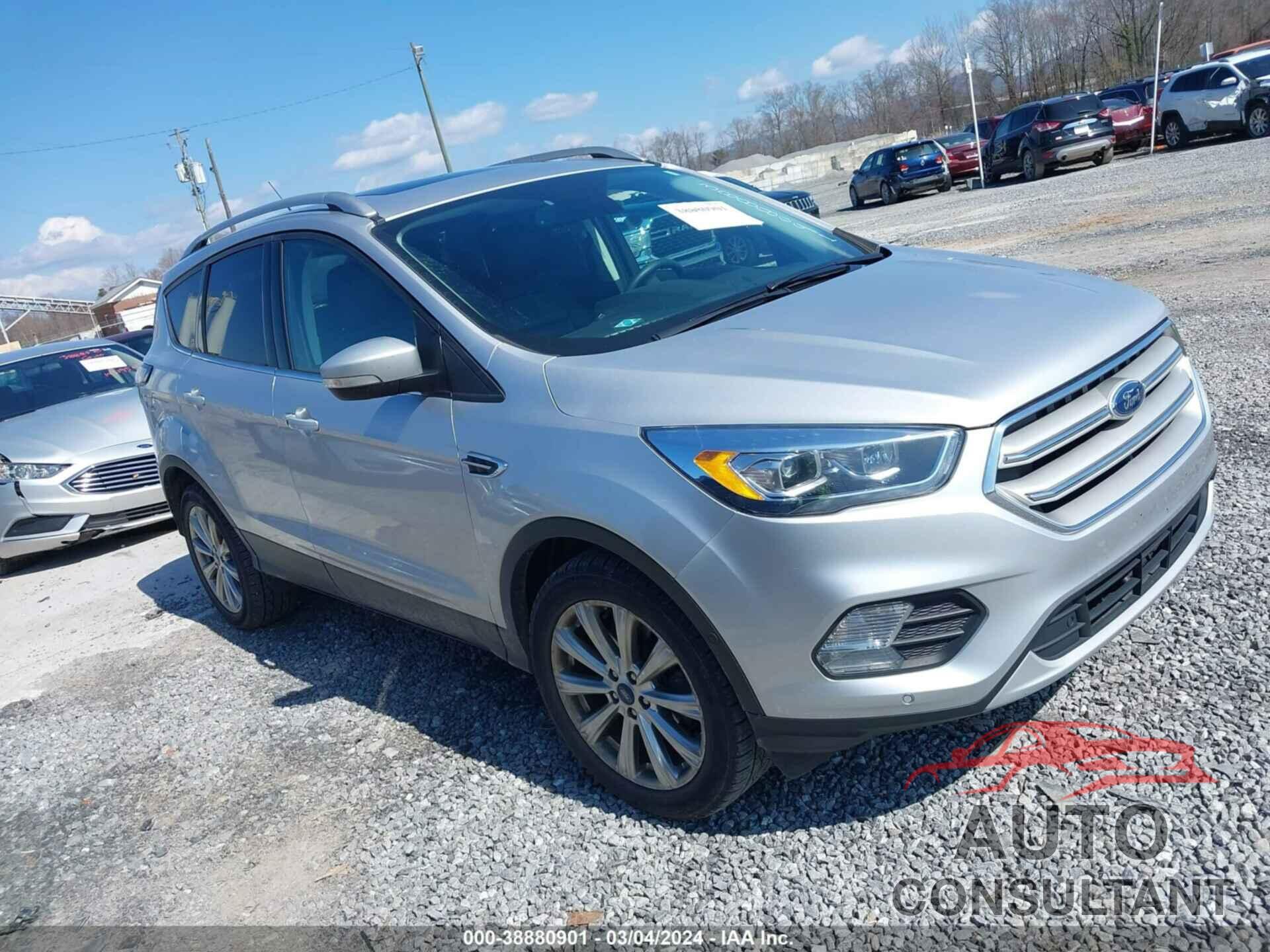 FORD ESCAPE 2018 - 1FMCU9J96JUB65589