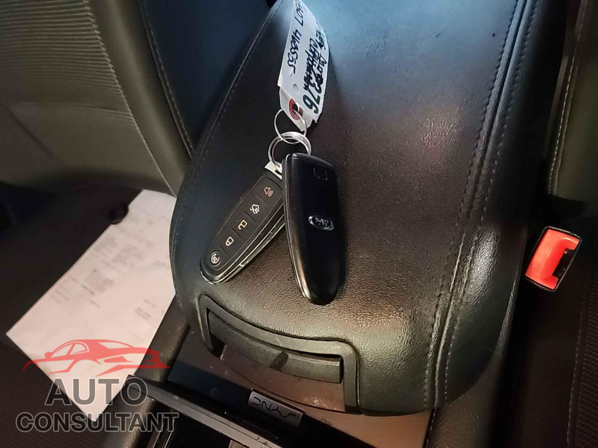 FORD TAURUS 2017 - 1FAHP2E88HG127077