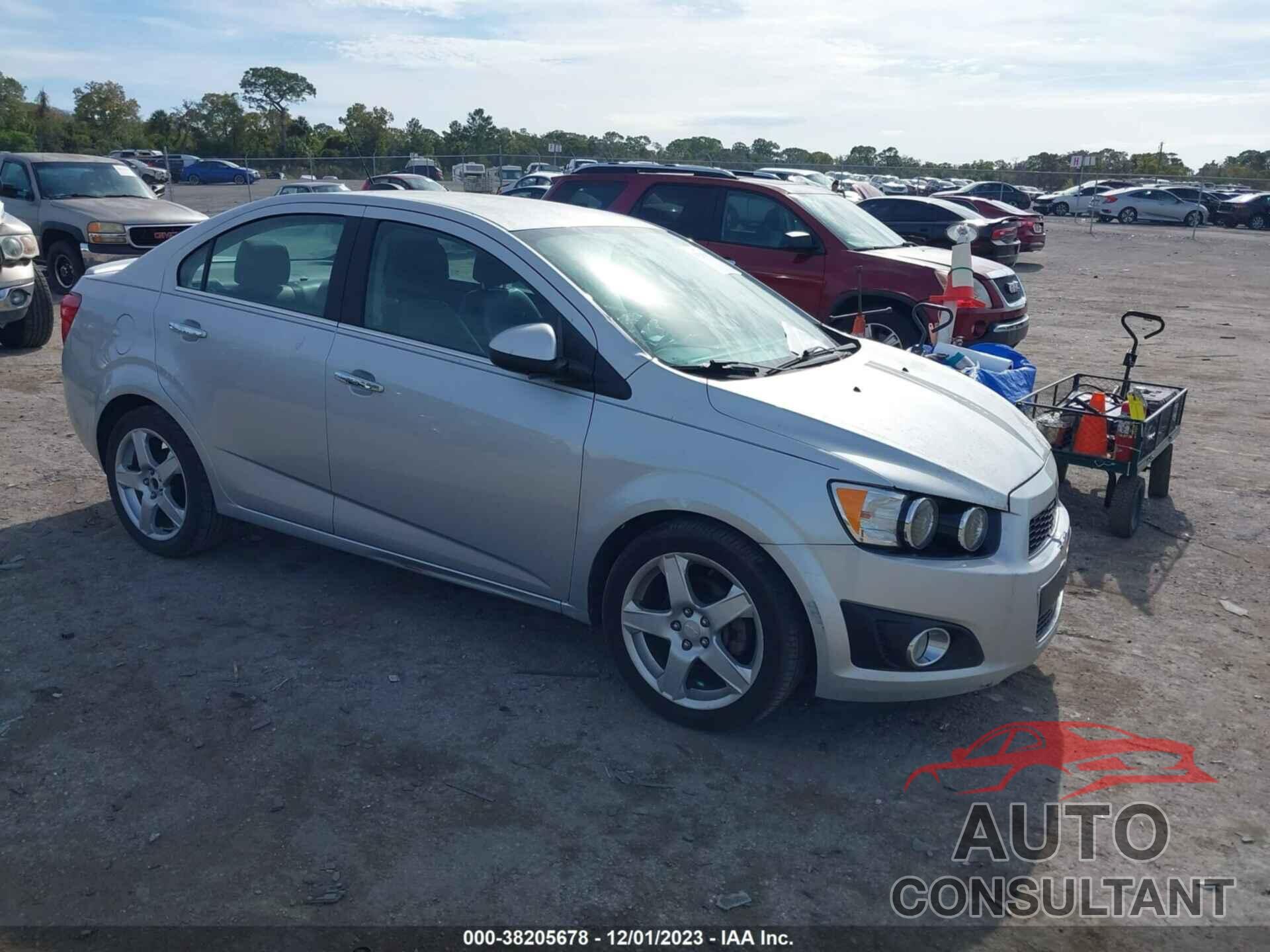 CHEVROLET SONIC 2015 - 1G1JE5SB2F4131068