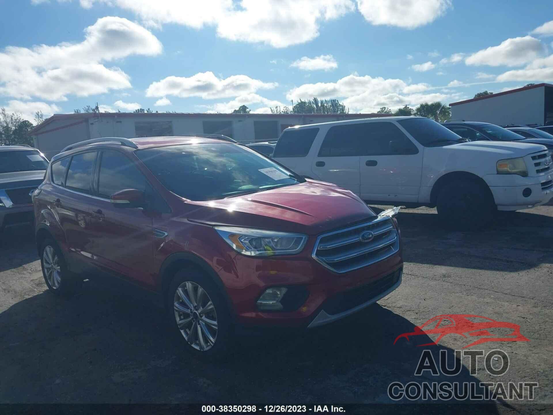 FORD ESCAPE 2017 - 1FMCU0J95HUA64646