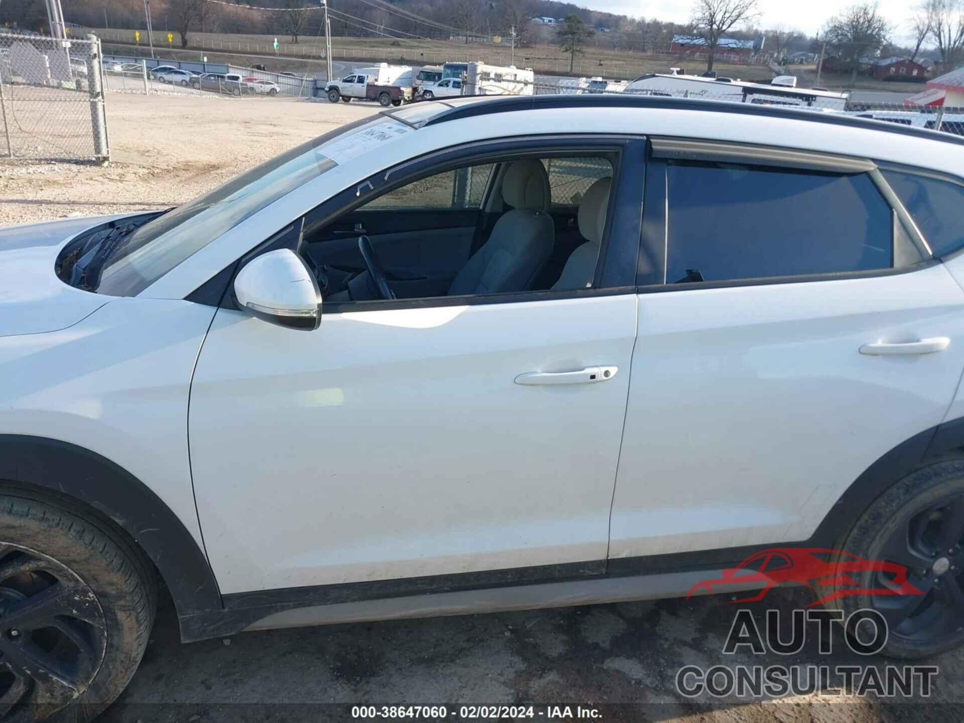 HYUNDAI TUCSON 2018 - KM8J3CA28JU669927