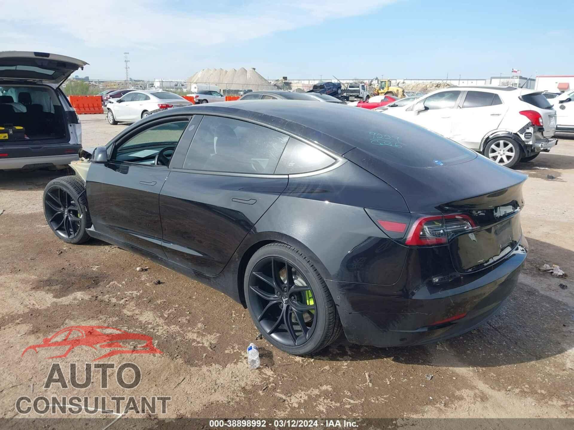 TESLA MODEL 3 2018 - 5YJ3E1EB0JF099257