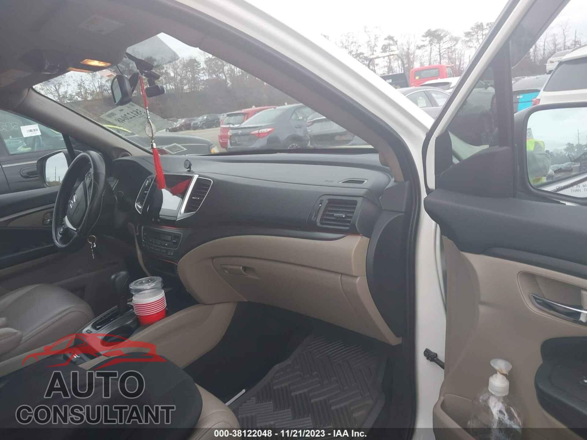 HONDA PILOT 2017 - 5FNYF6H50HB048003