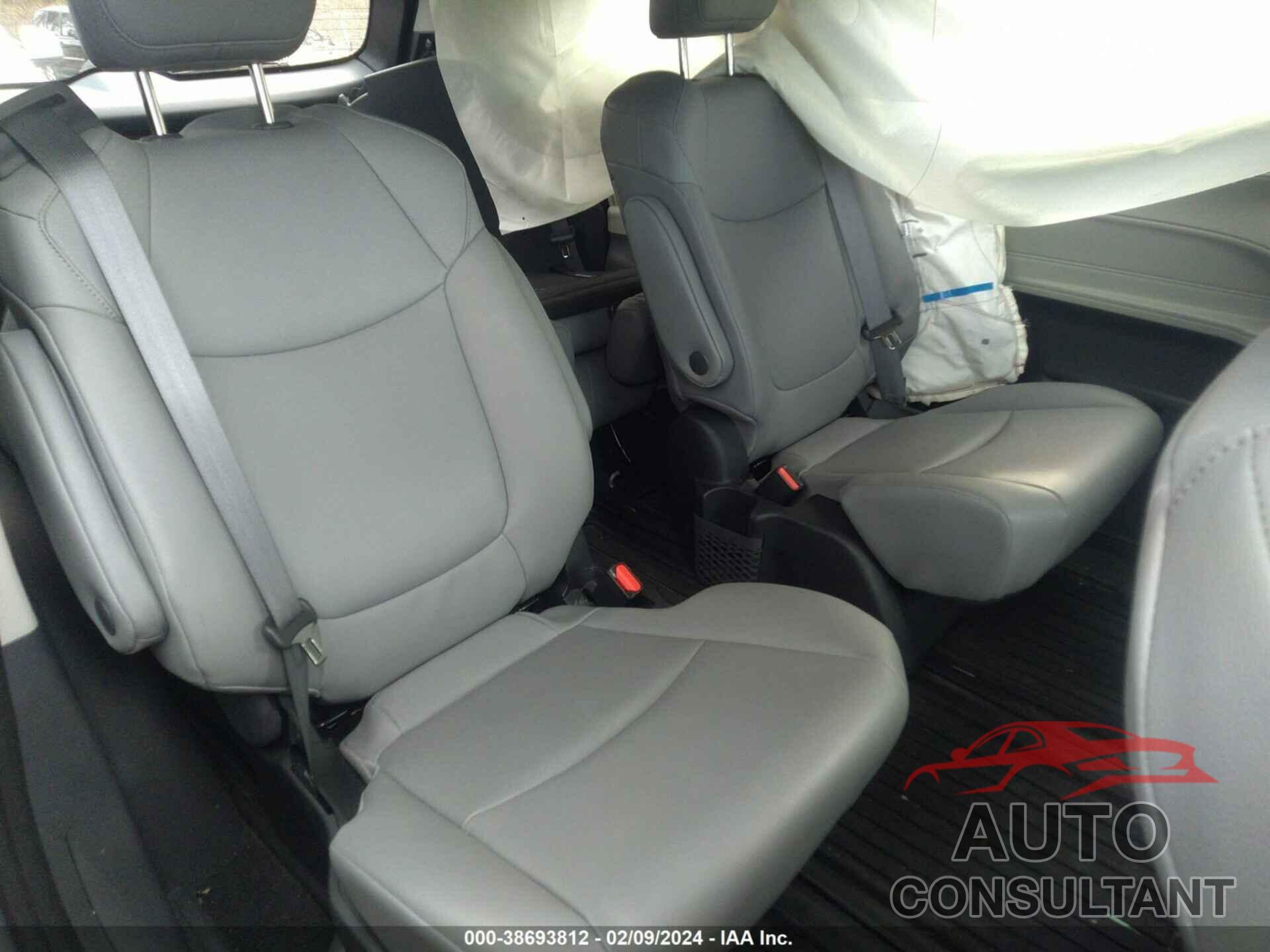 TOYOTA SIENNA 2022 - 5TDYSKFC6NS056300