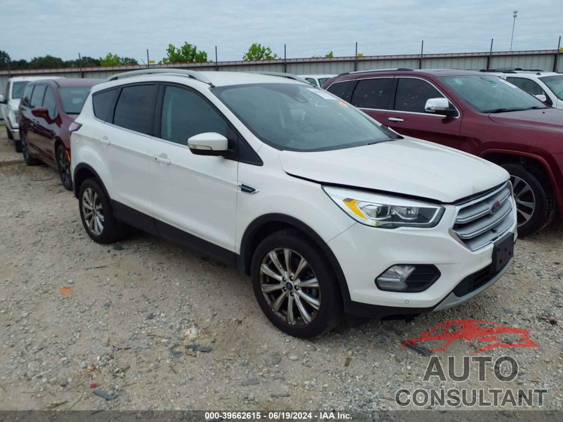 FORD ESCAPE 2017 - 1FMCU9J92HUB78303