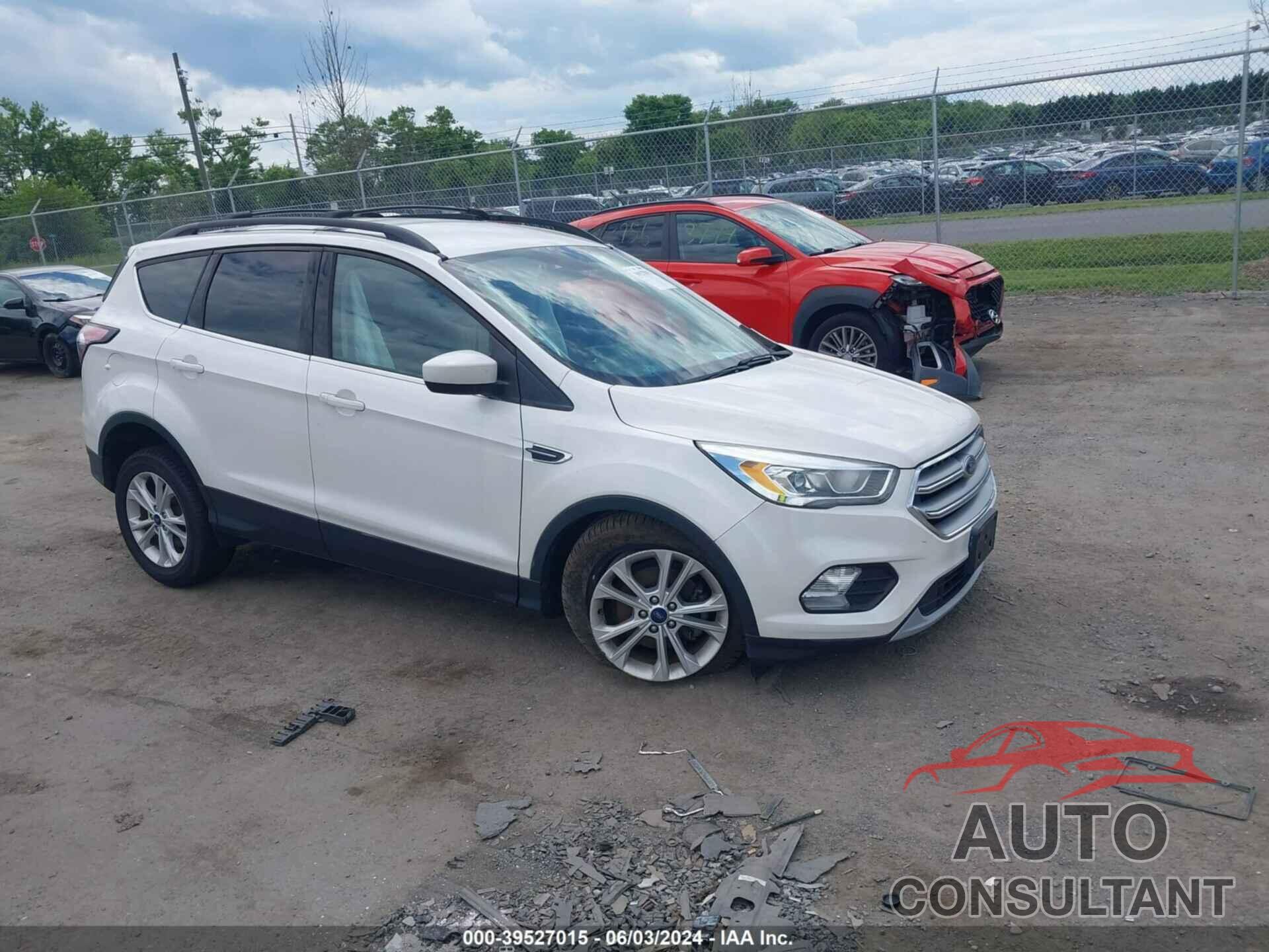 FORD ESCAPE 2017 - 1FMCU0GD7HUB74688