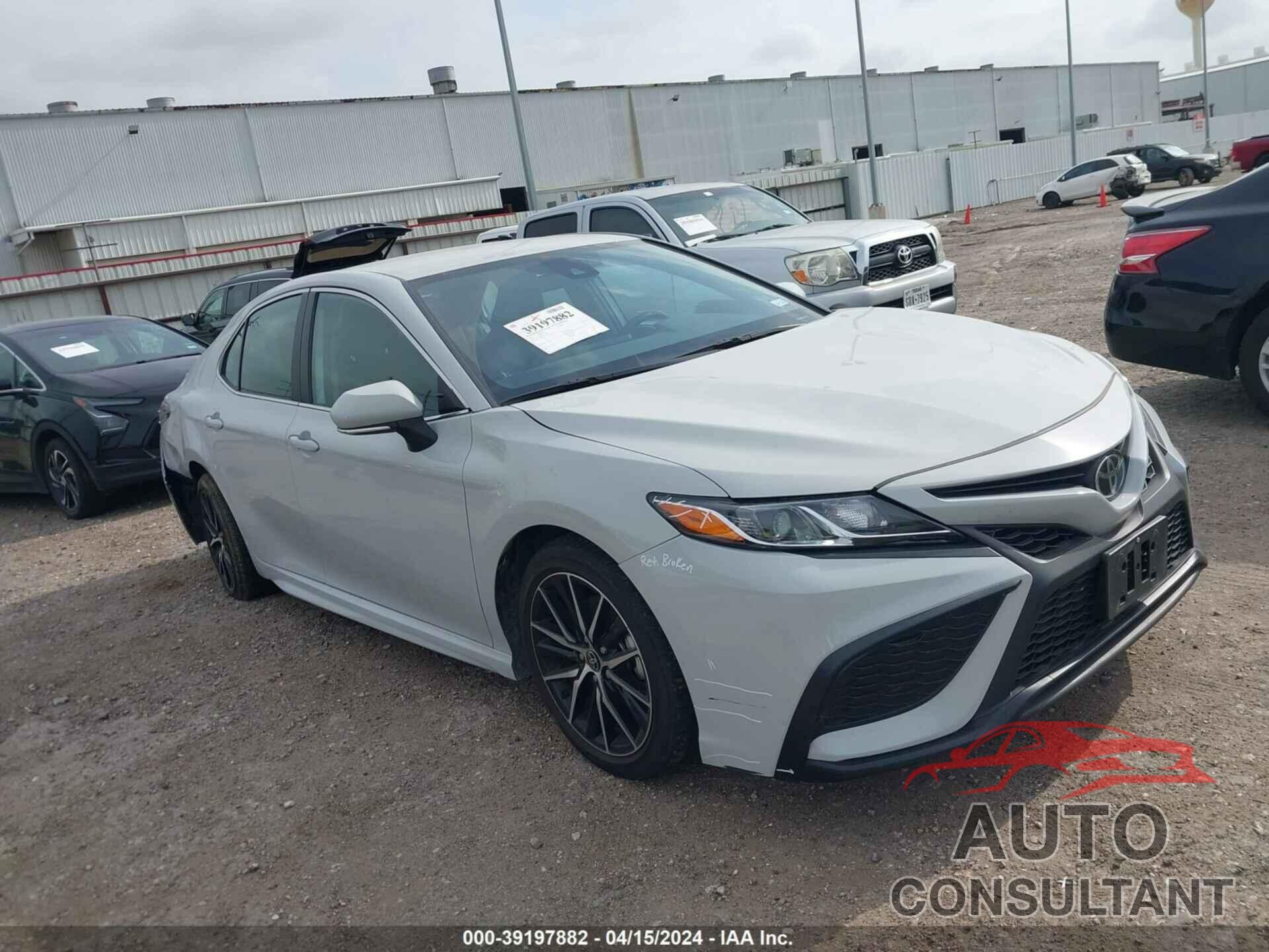 TOYOTA CAMRY 2023 - 4T1G11AK0PU155065