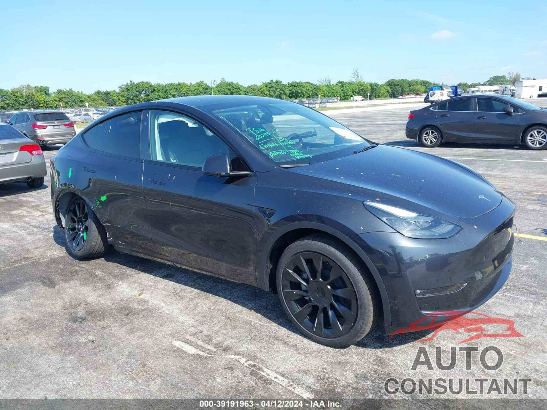 TESLA MODEL Y 2024 - 7SAYGDEE8RF037762