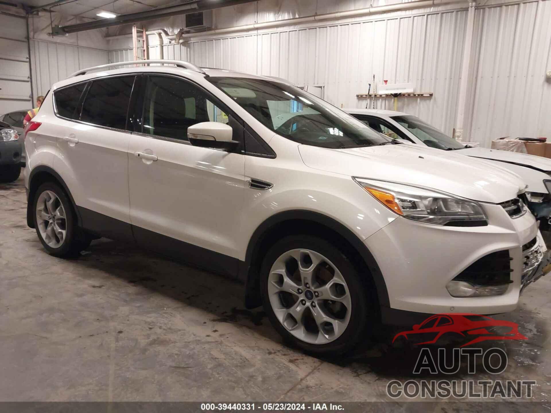 FORD ESCAPE 2016 - 1FMCU9J98GUA24015