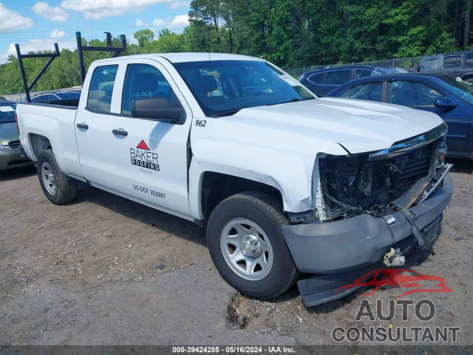 CHEVROLET SILVERADO 1500 2018 - 1GCRCNEH6JZ184772