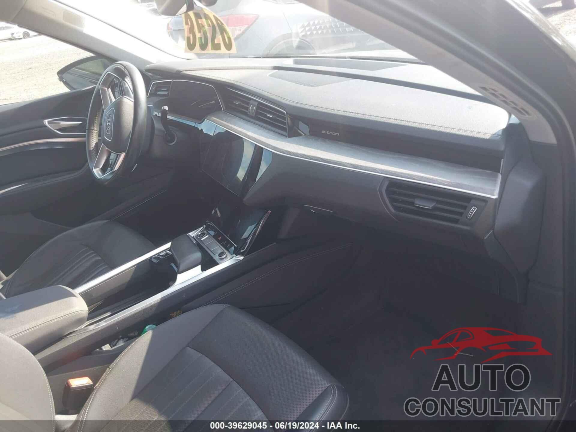 AUDI E-TRON 2021 - WA1LAAGE3MB002931