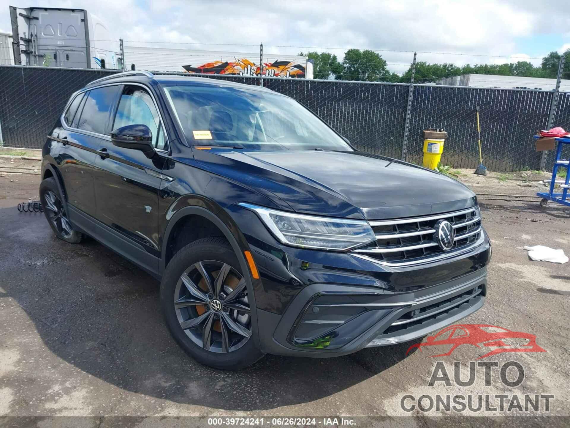 VOLKSWAGEN TIGUAN 2023 - 3VV3B7AX4PM136264
