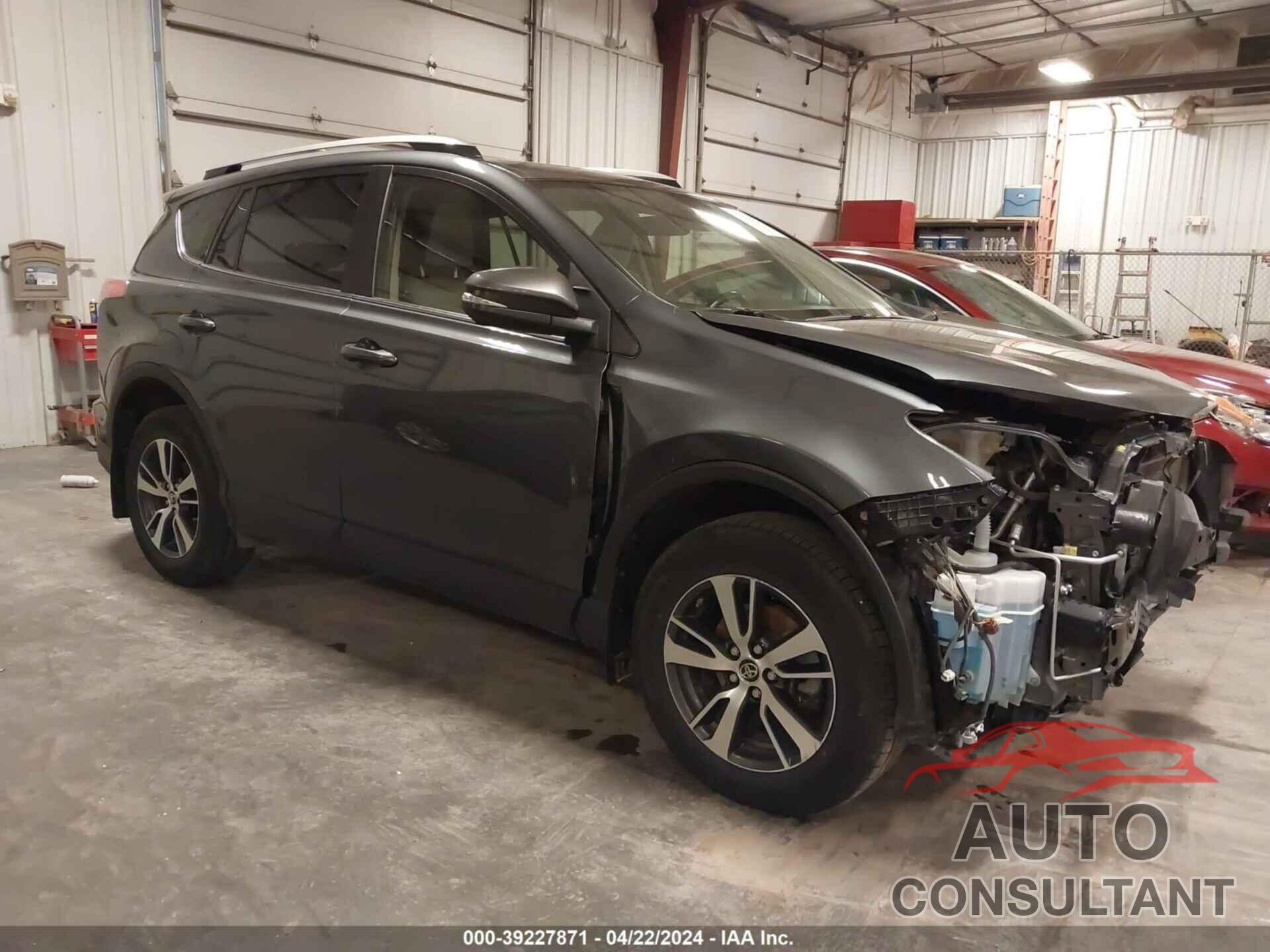 TOYOTA RAV4 2018 - JTMRFREV1JD257743