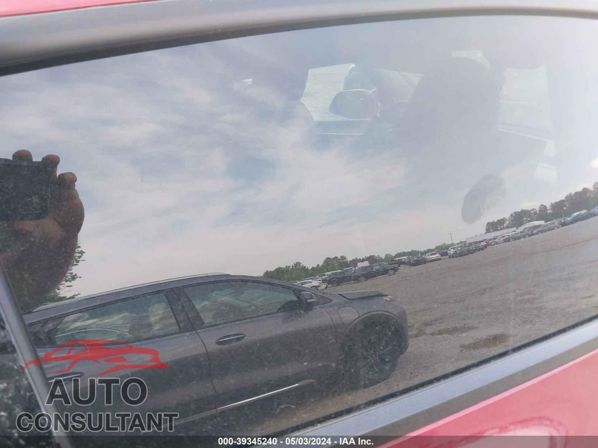 TESLA MODEL Y 2024 - 7SAYGAEE6RF005651