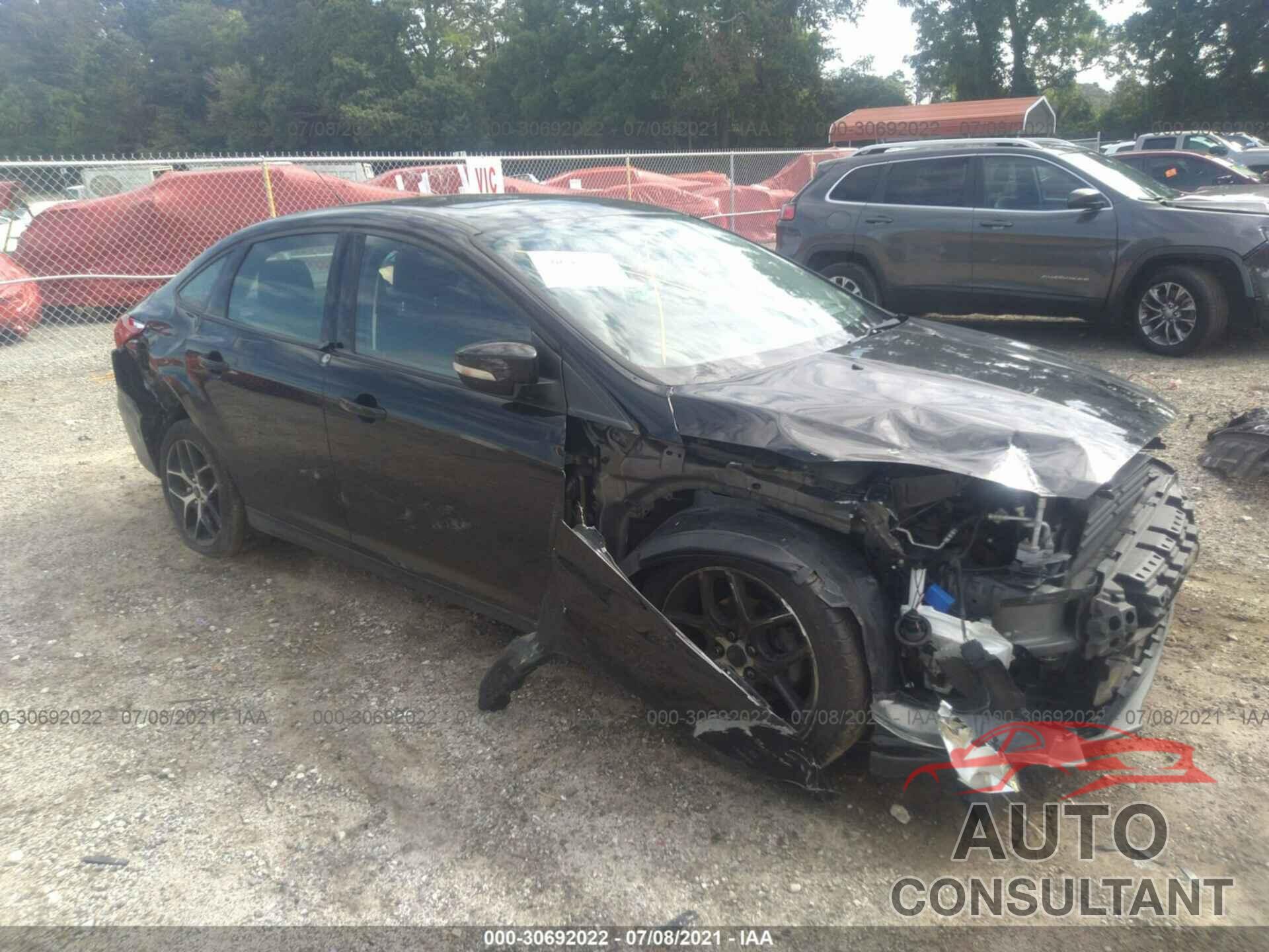 FORD FOCUS 2017 - 1FADP3H26HL227195