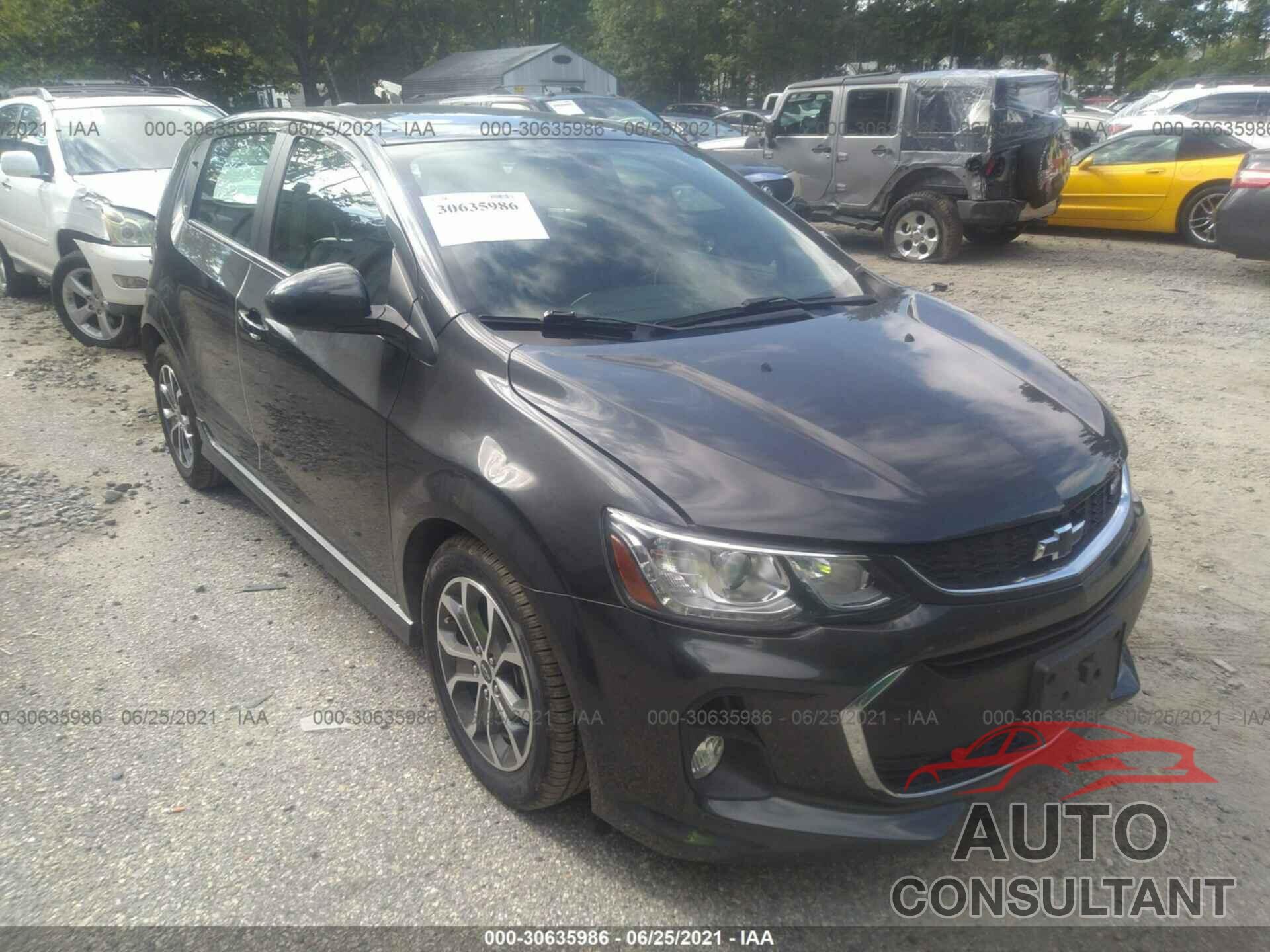 CHEVROLET SONIC 2018 - 1G1JD6SHXJ4105582
