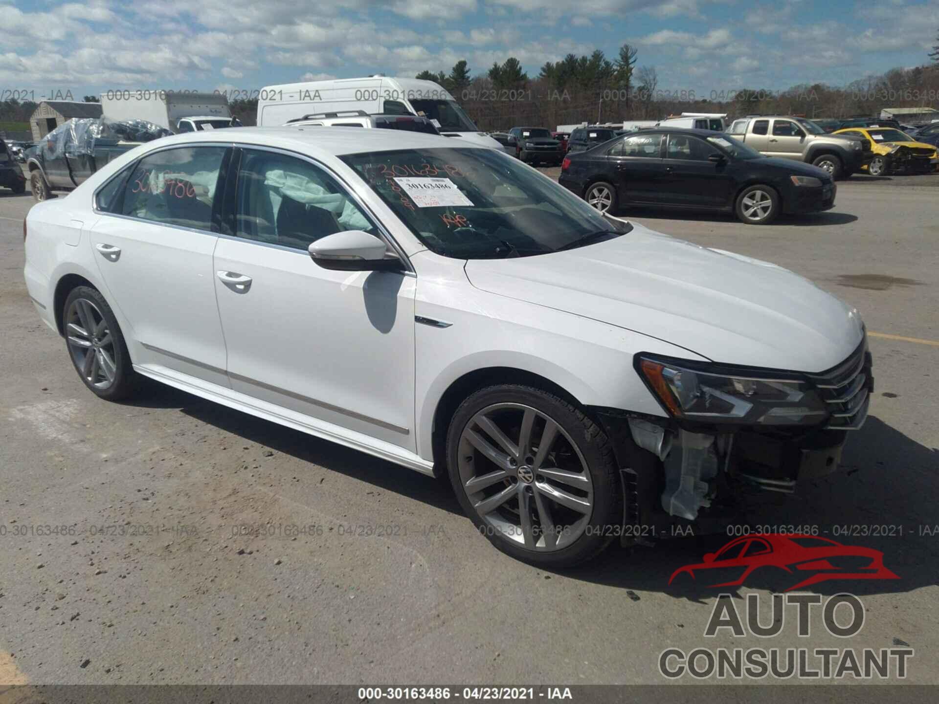 VOLKSWAGEN PASSAT 2017 - 1VWDT7A33HC054037
