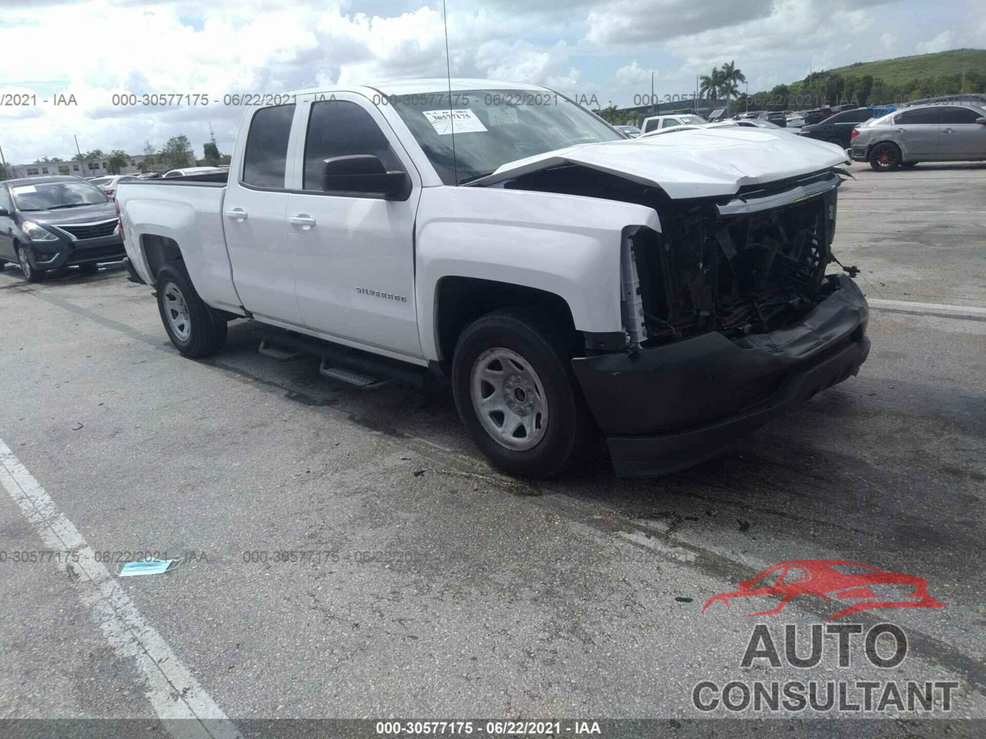CHEVROLET SILVERADO 1500 2018 - 1GCRCNEH7JZ270401