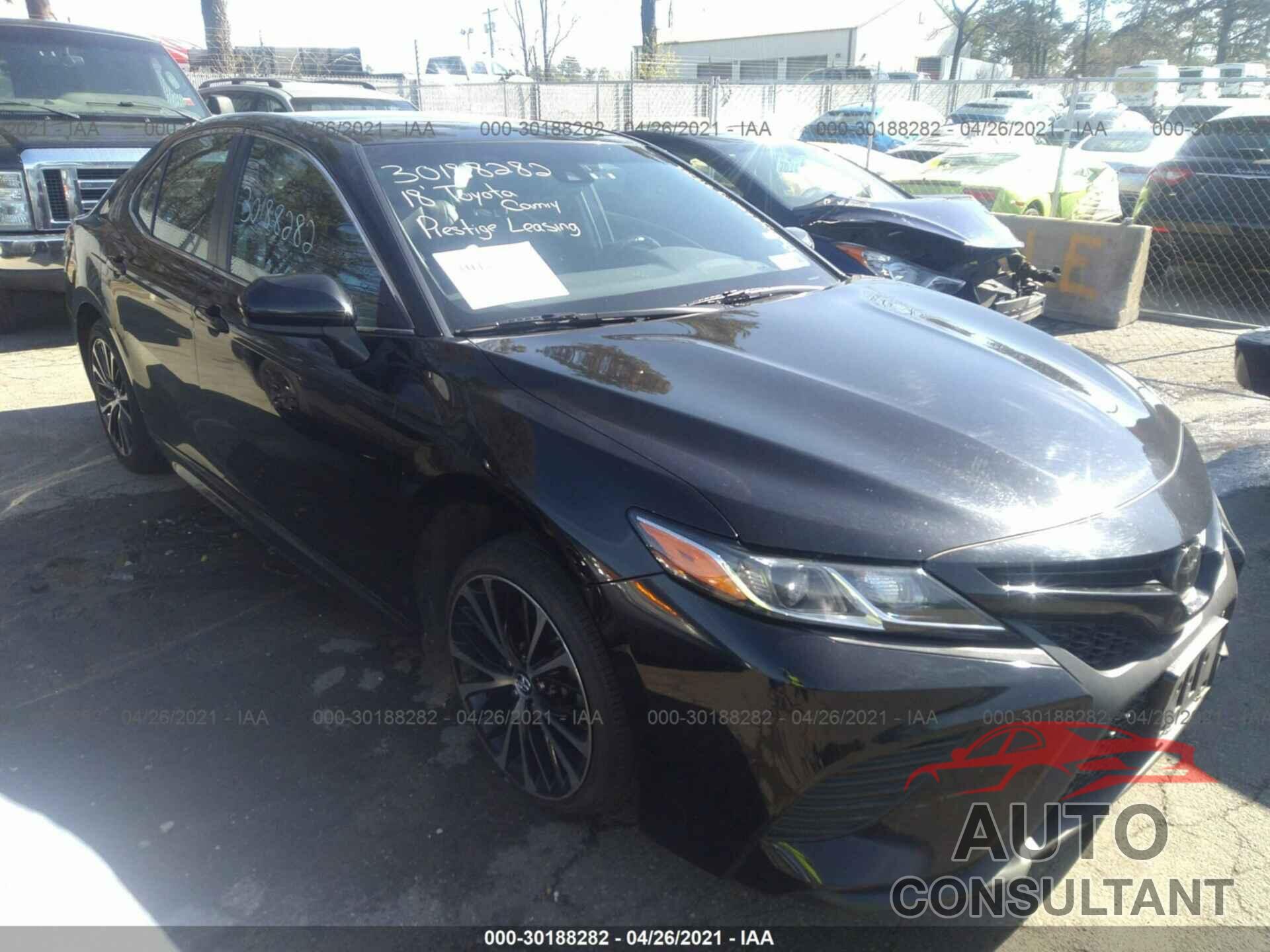 TOYOTA CAMRY 2018 - 4T1B11HK7JU596327